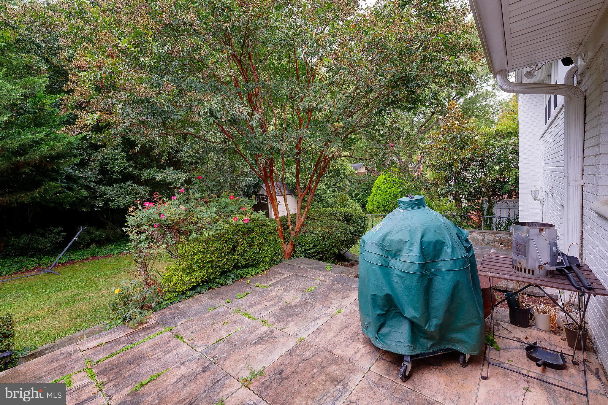 MAPLEWOOD MANOR - Residential Lease