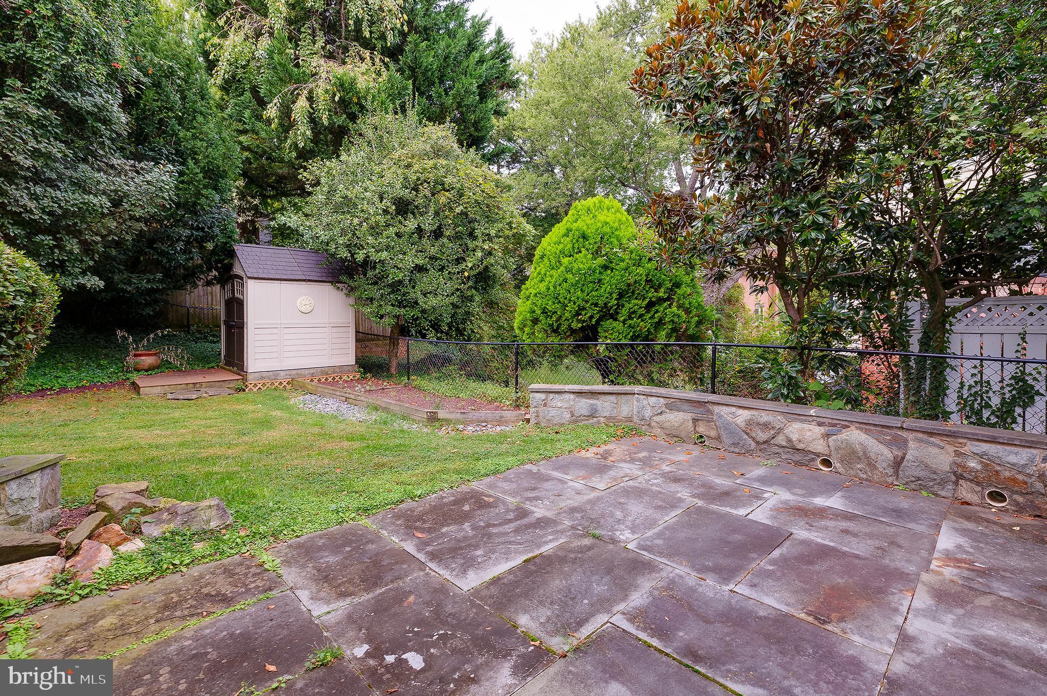 MAPLEWOOD MANOR - Residential Lease