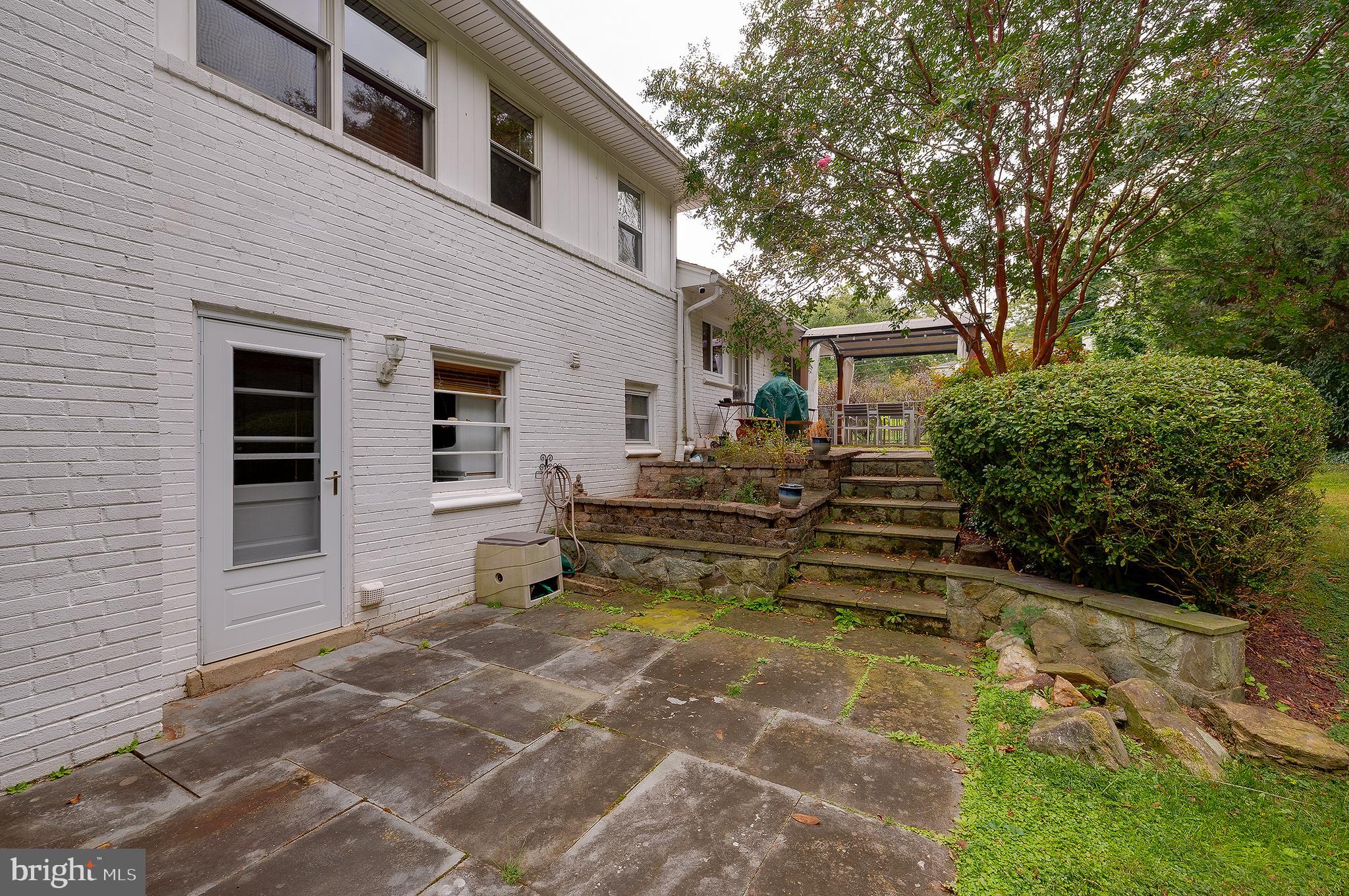 MAPLEWOOD MANOR - Residential Lease