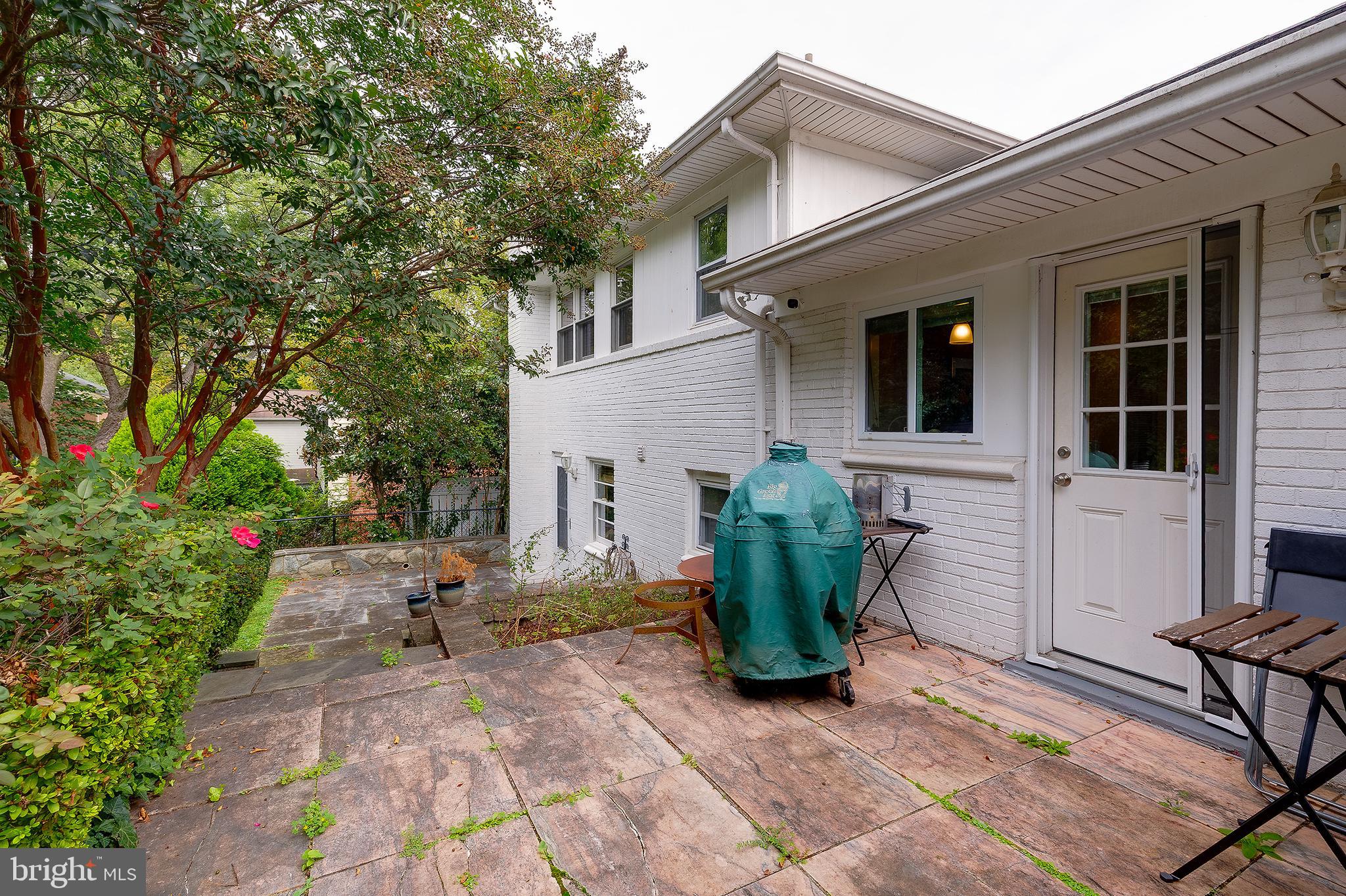 MAPLEWOOD MANOR - Residential Lease