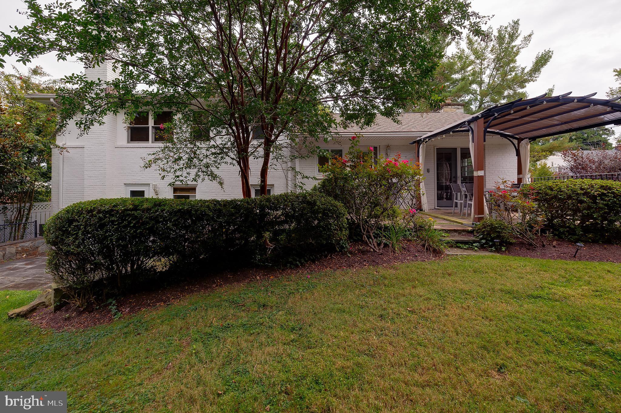 MAPLEWOOD MANOR - Residential Lease