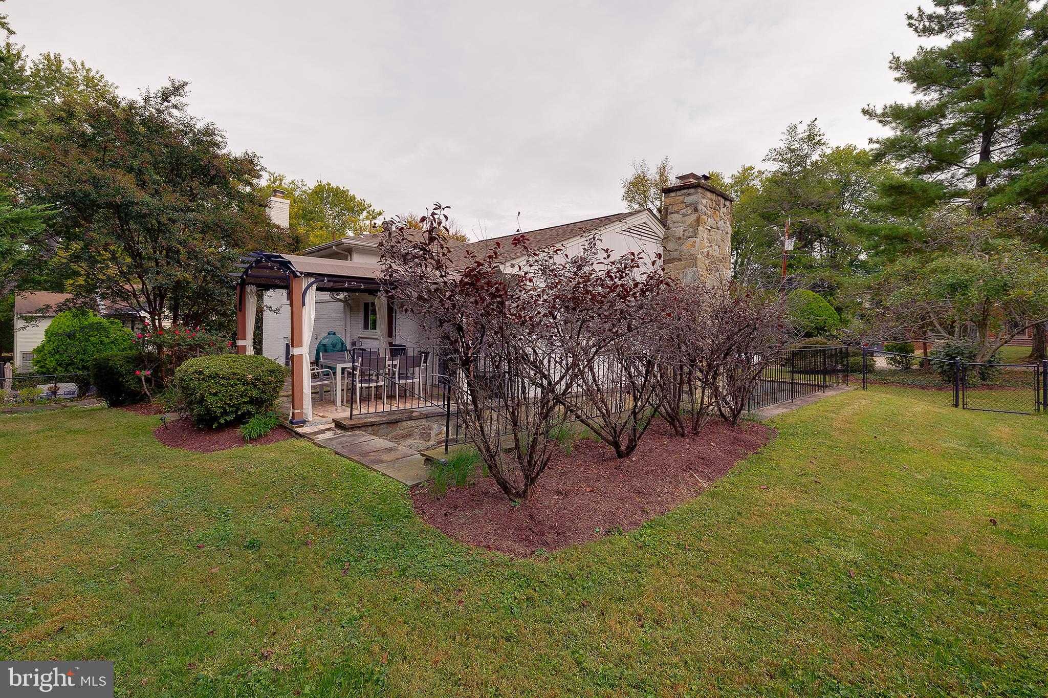 MAPLEWOOD MANOR - Residential Lease