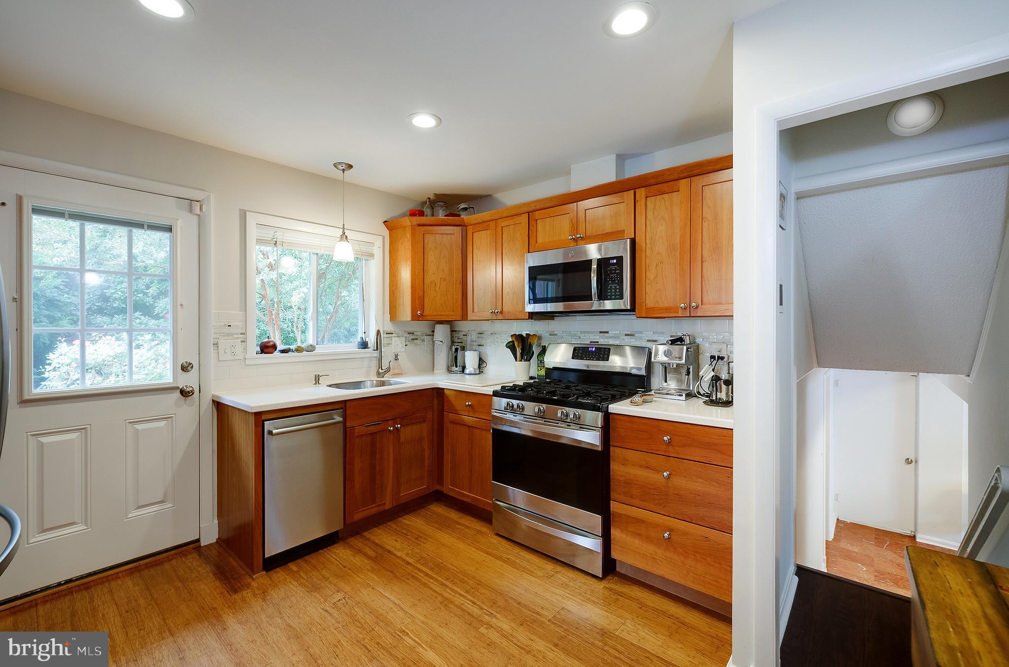 MAPLEWOOD MANOR - Residential Lease