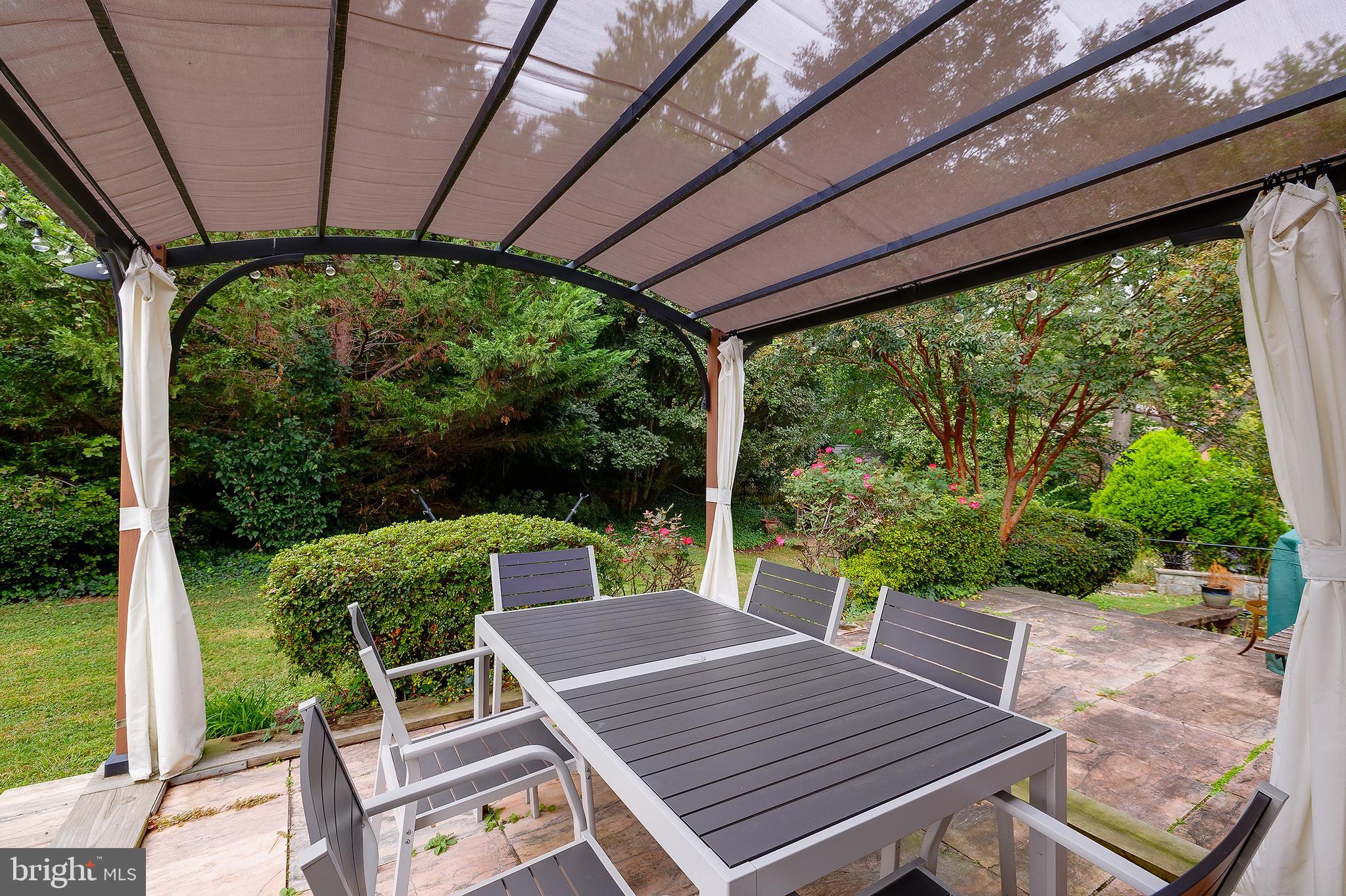 MAPLEWOOD MANOR - Residential Lease