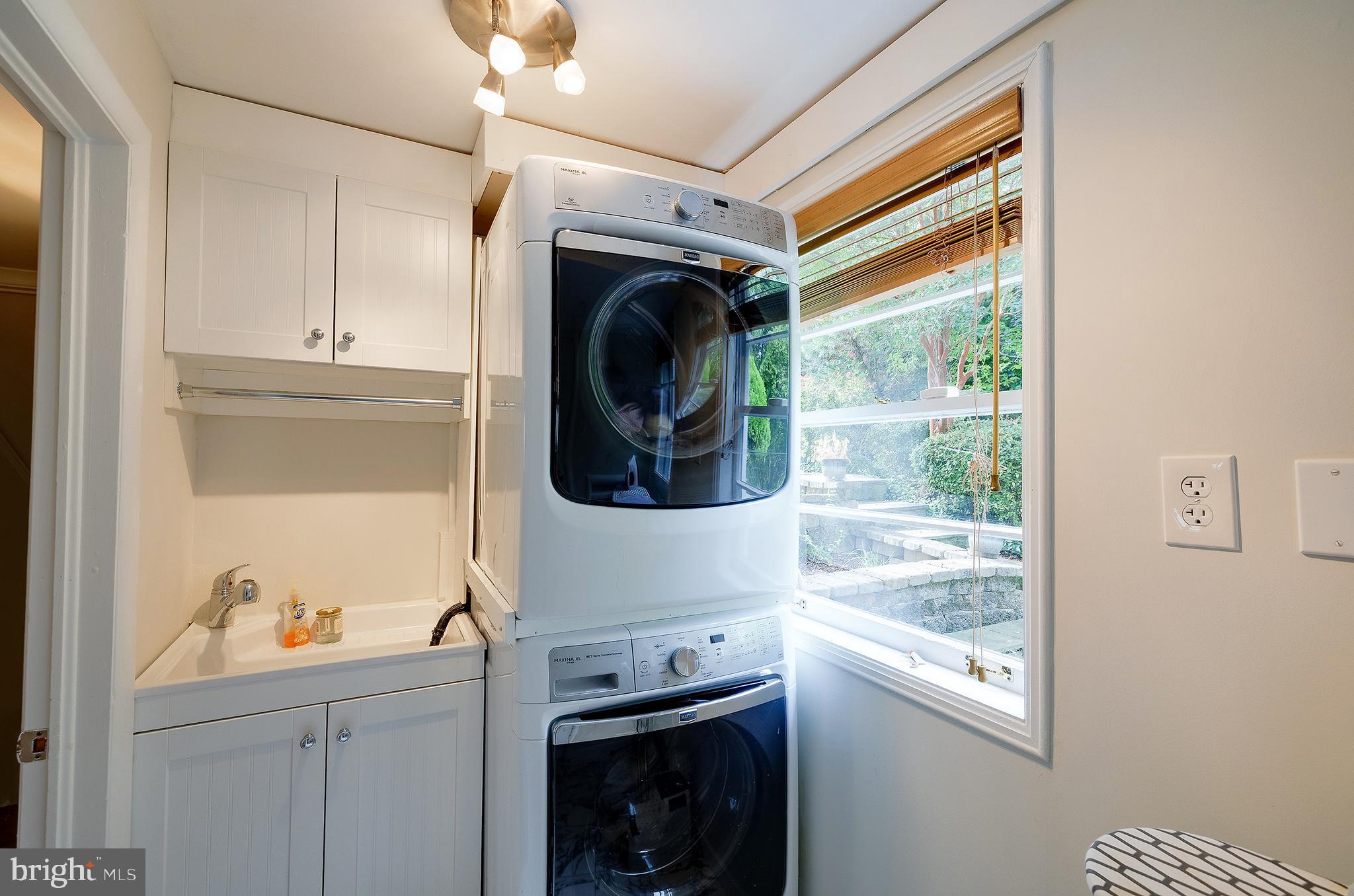 MAPLEWOOD MANOR - Residential Lease