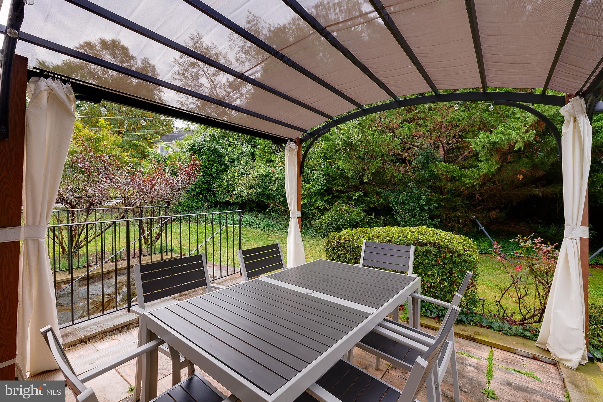 MAPLEWOOD MANOR - Residential Lease