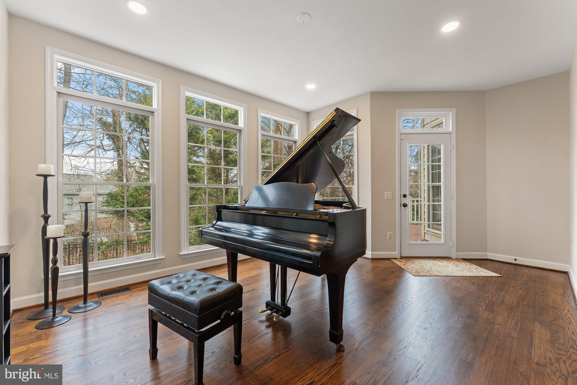 MARSHALL ESTATES - Residential