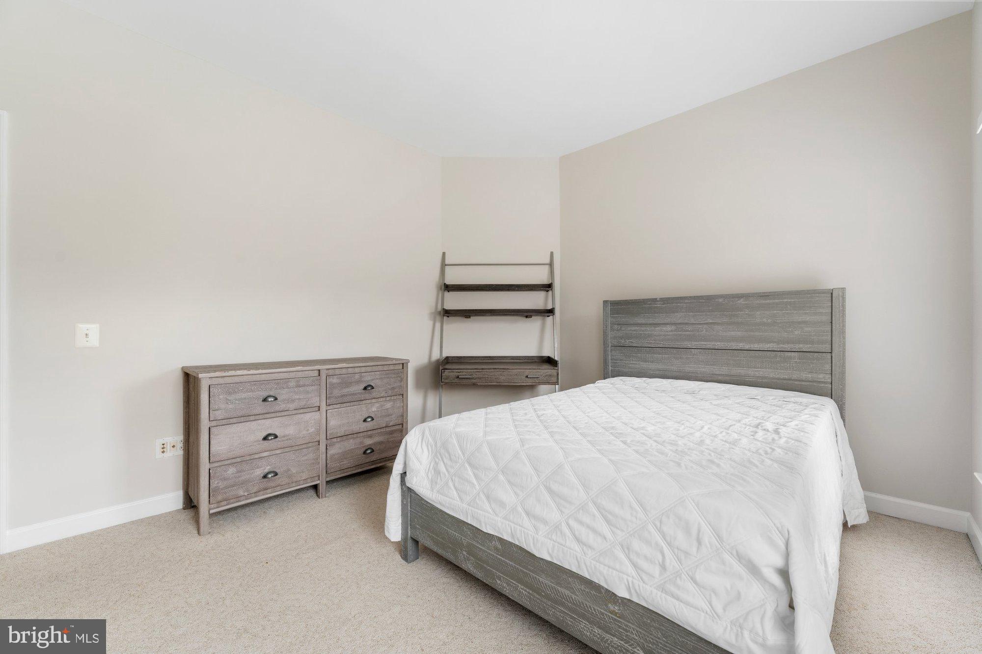 MARSHALL ESTATES - Residential