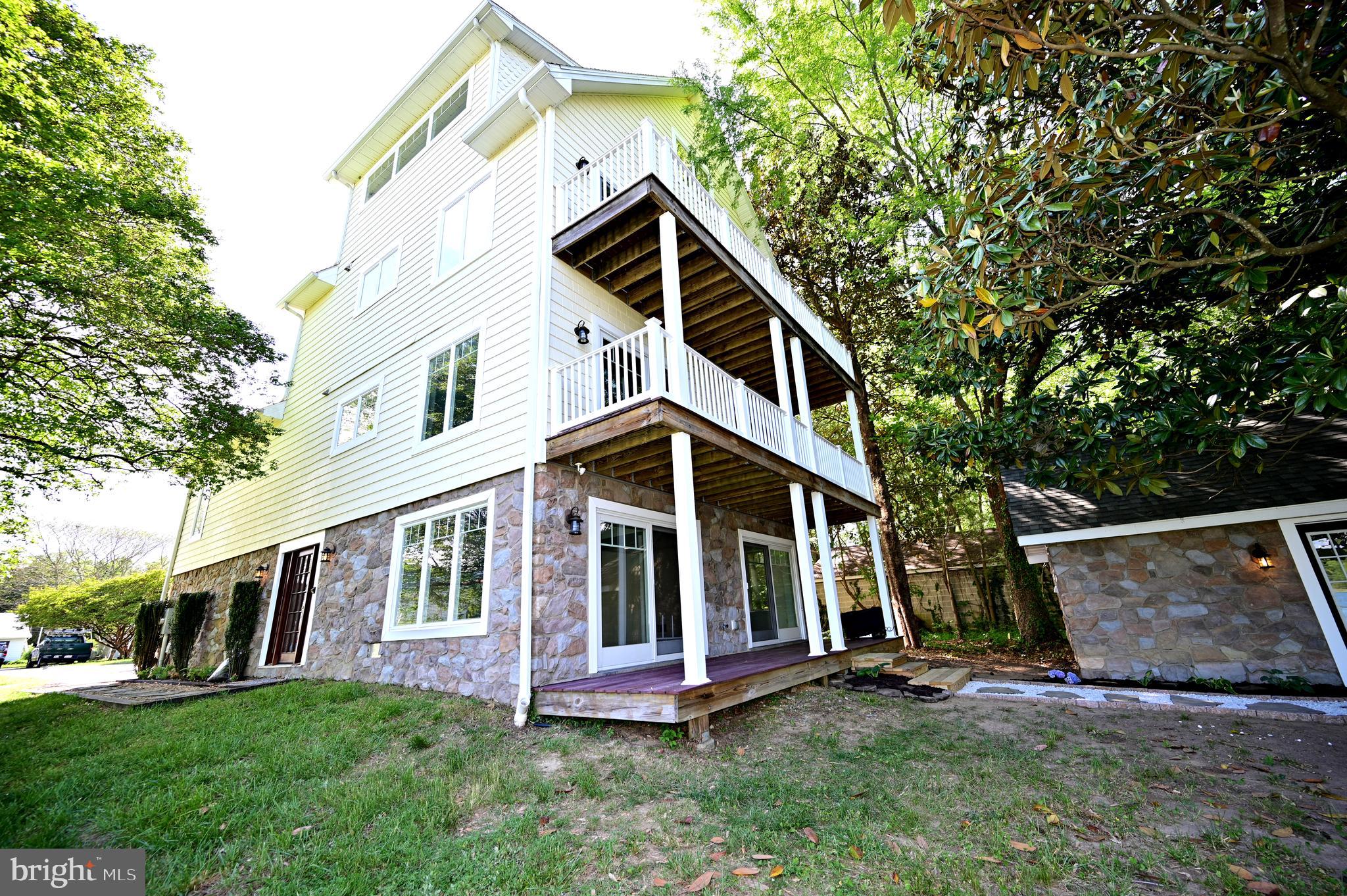 RIVER SPRINGS - Residential