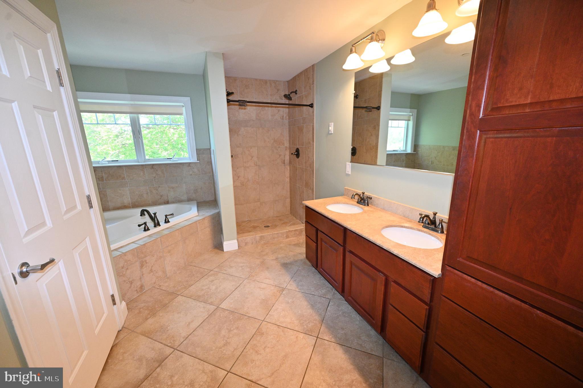 RIVER SPRINGS - Residential