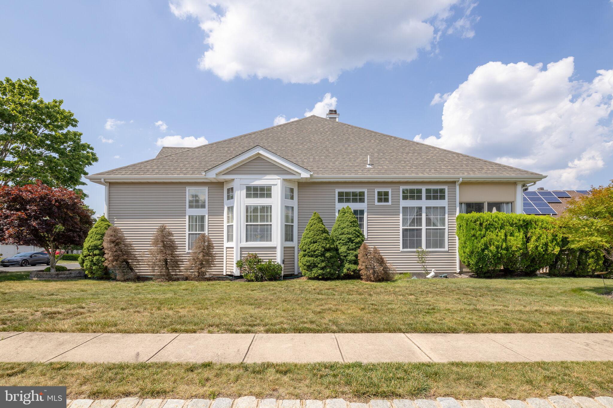 2 WOODLAKE COURT