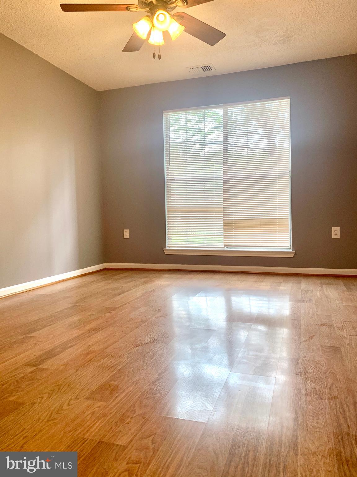 ASHBURN FARM - Residential Lease