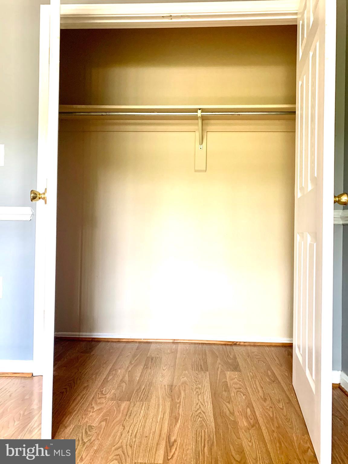 ASHBURN FARM - Residential Lease