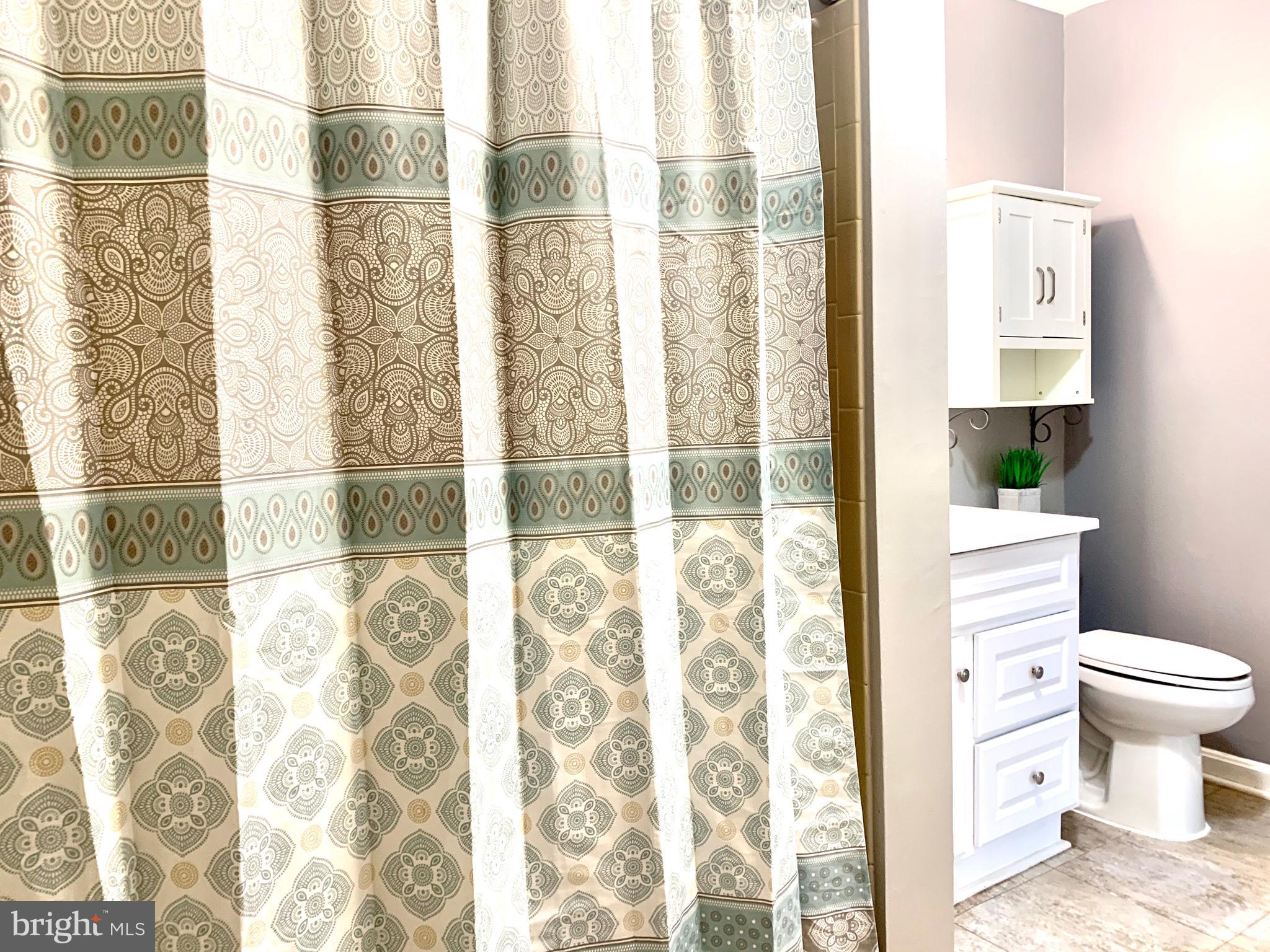 ASHBURN FARM - Residential Lease