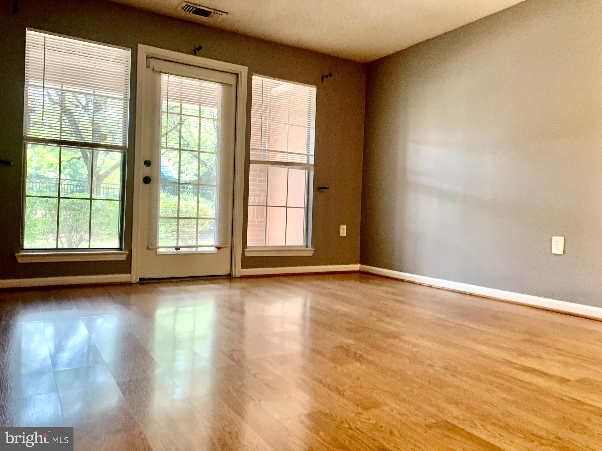 ASHBURN FARM - Residential Lease