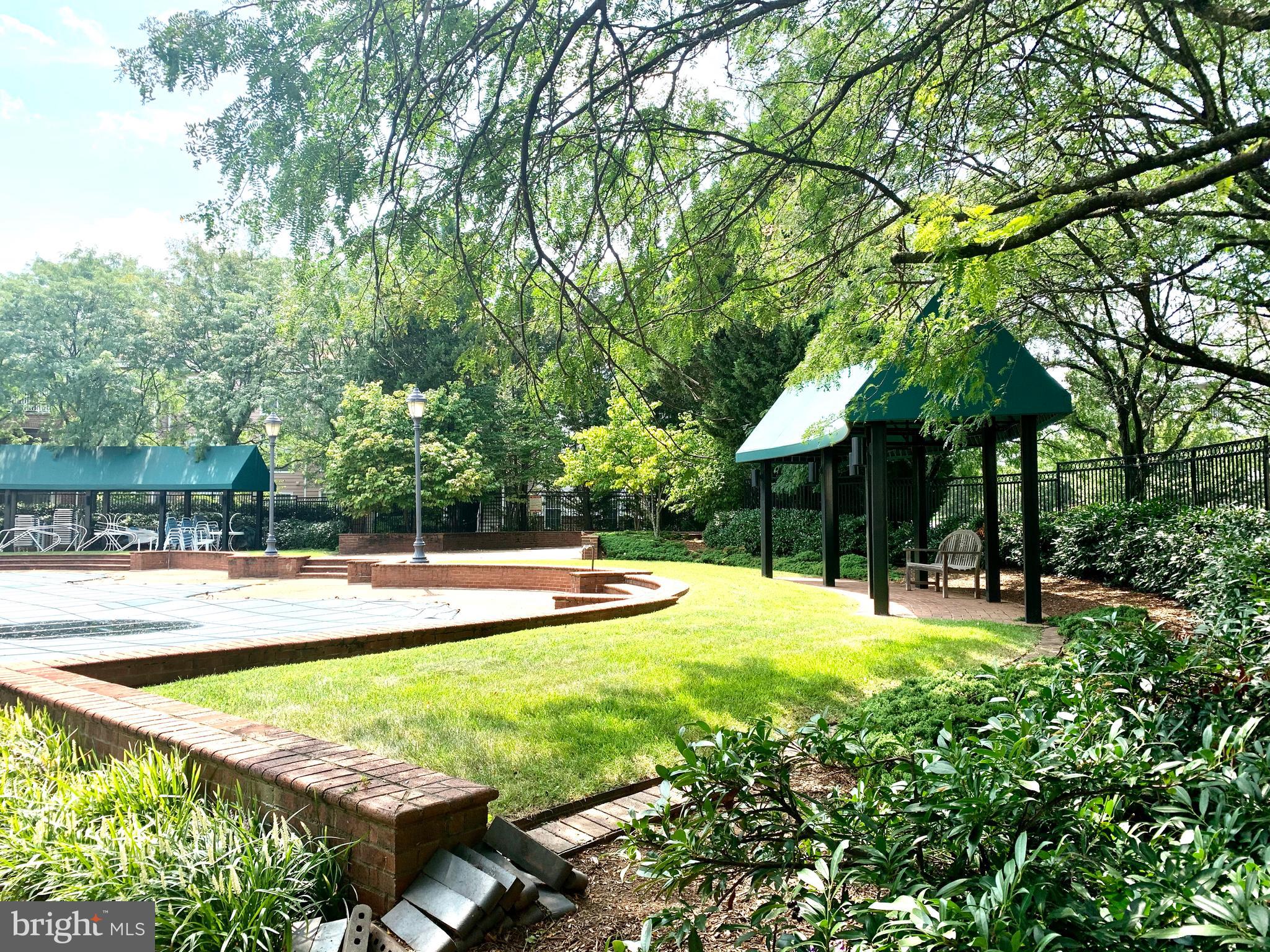 ASHBURN FARM - Residential Lease