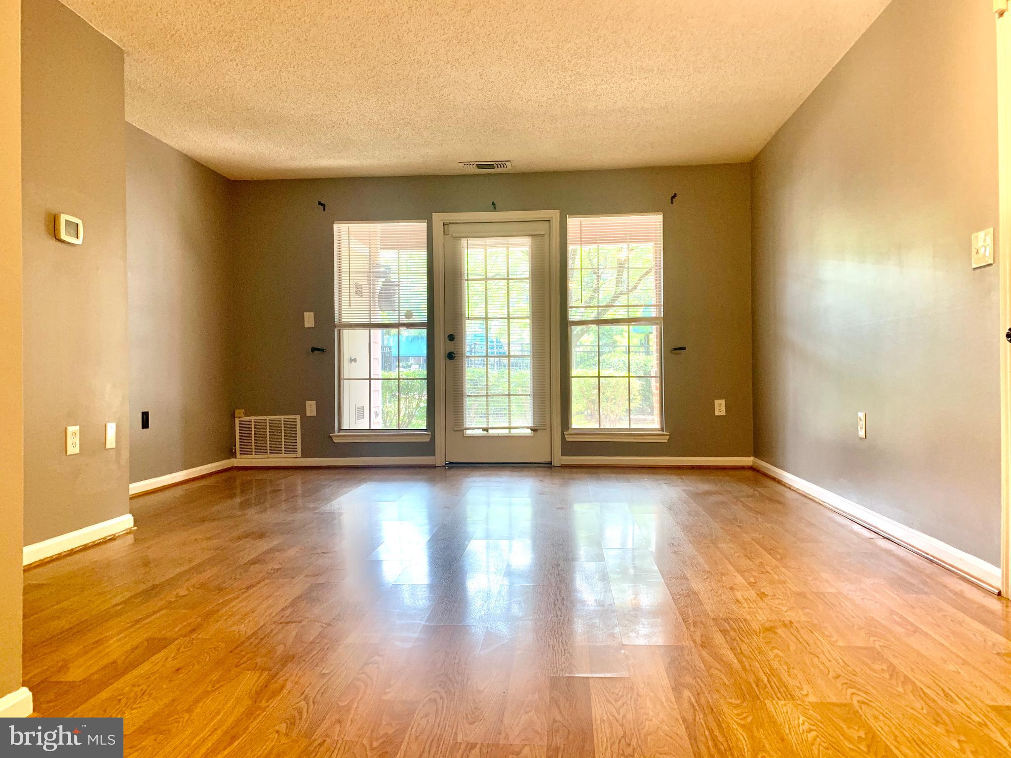 ASHBURN FARM - Residential Lease