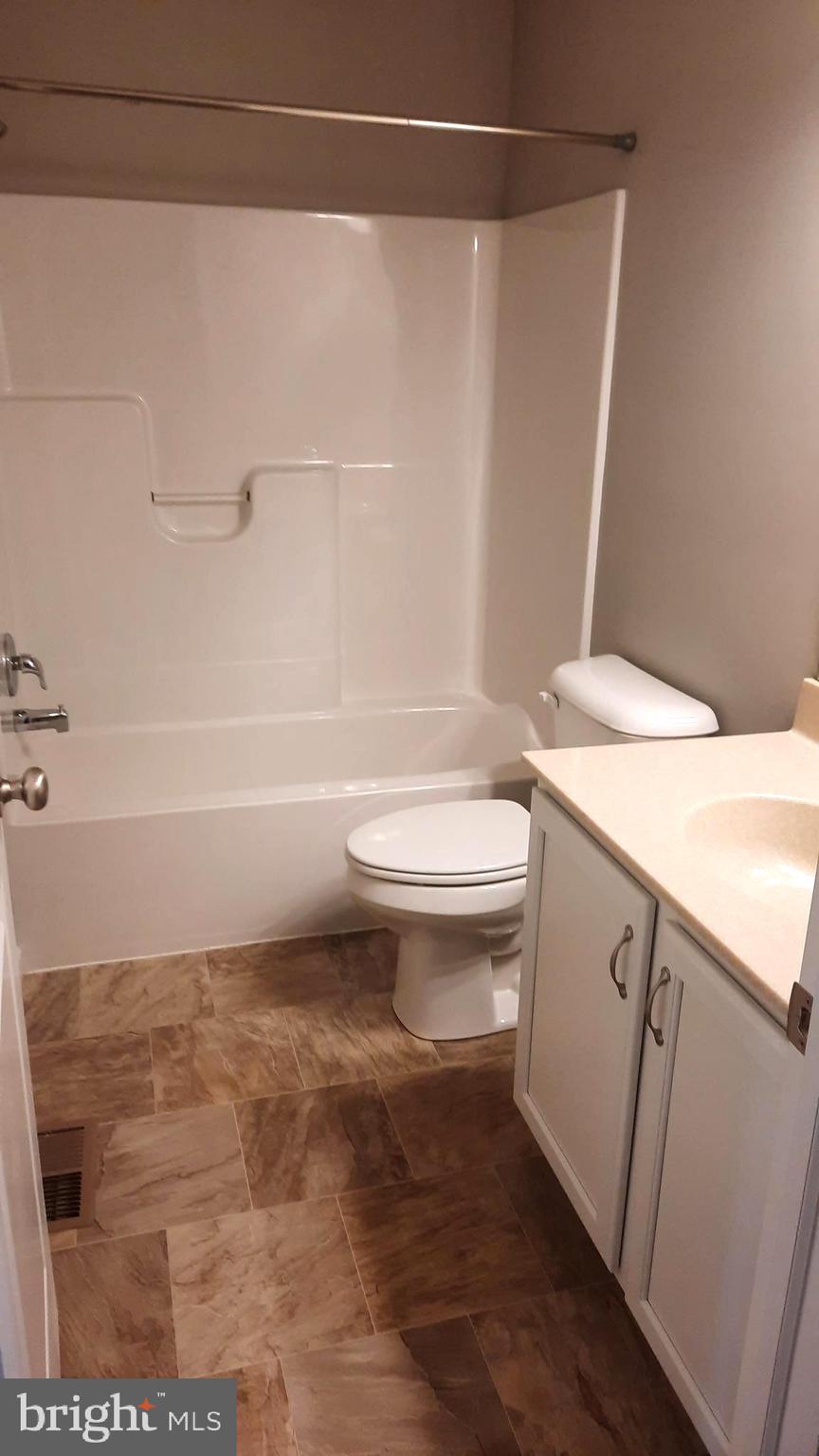 ADMIRALS QUAY - Residential Lease