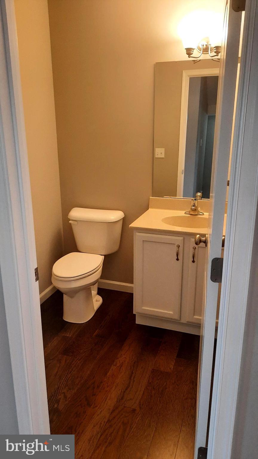 ADMIRALS QUAY - Residential Lease