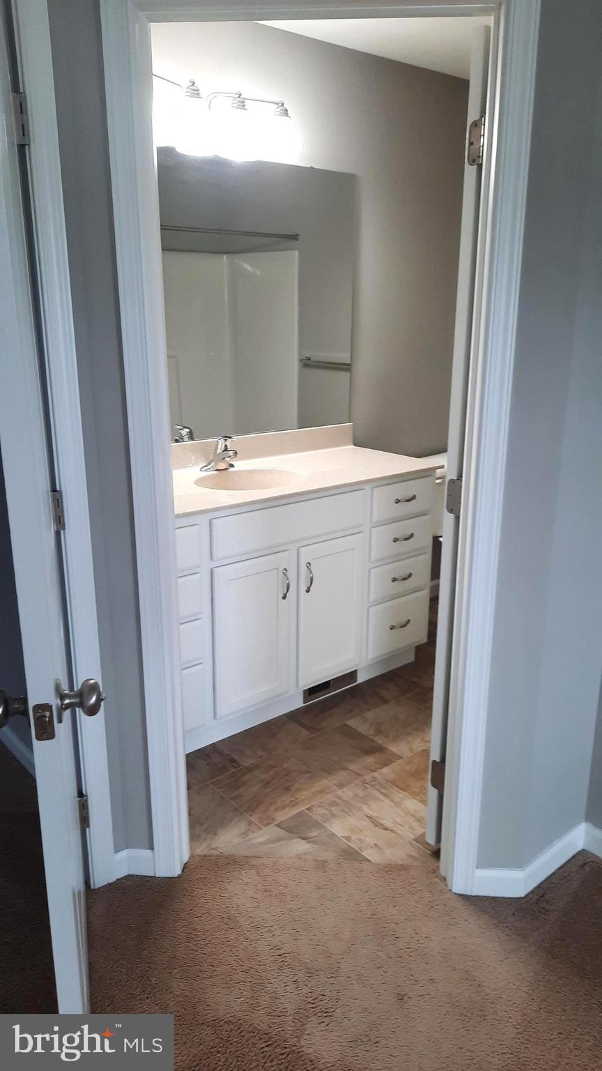 ADMIRALS QUAY - Residential Lease