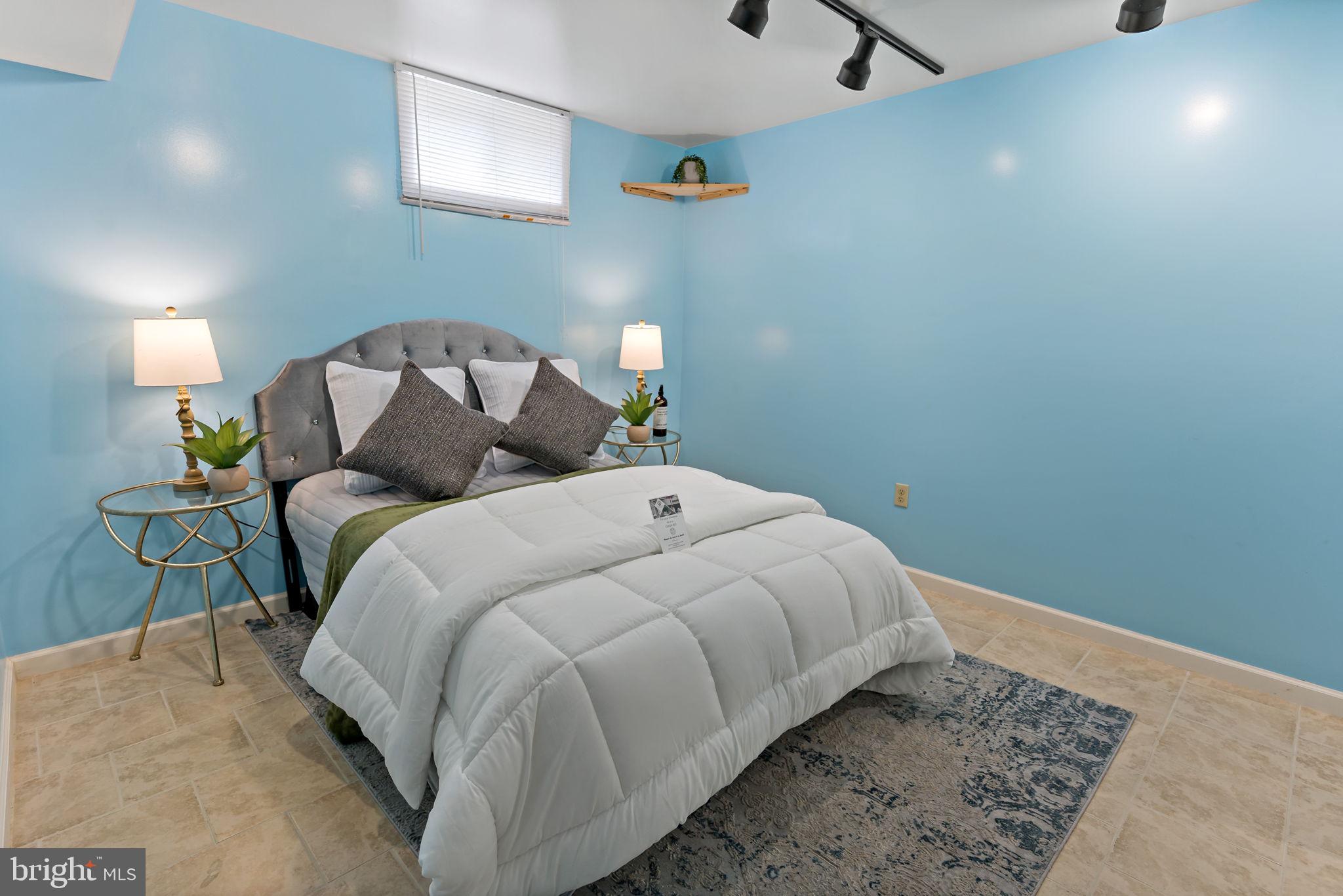 OPEQUON MEADOWS - Residential