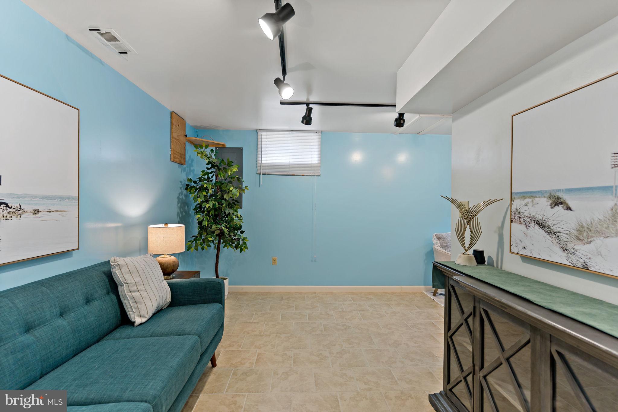 OPEQUON MEADOWS - Residential