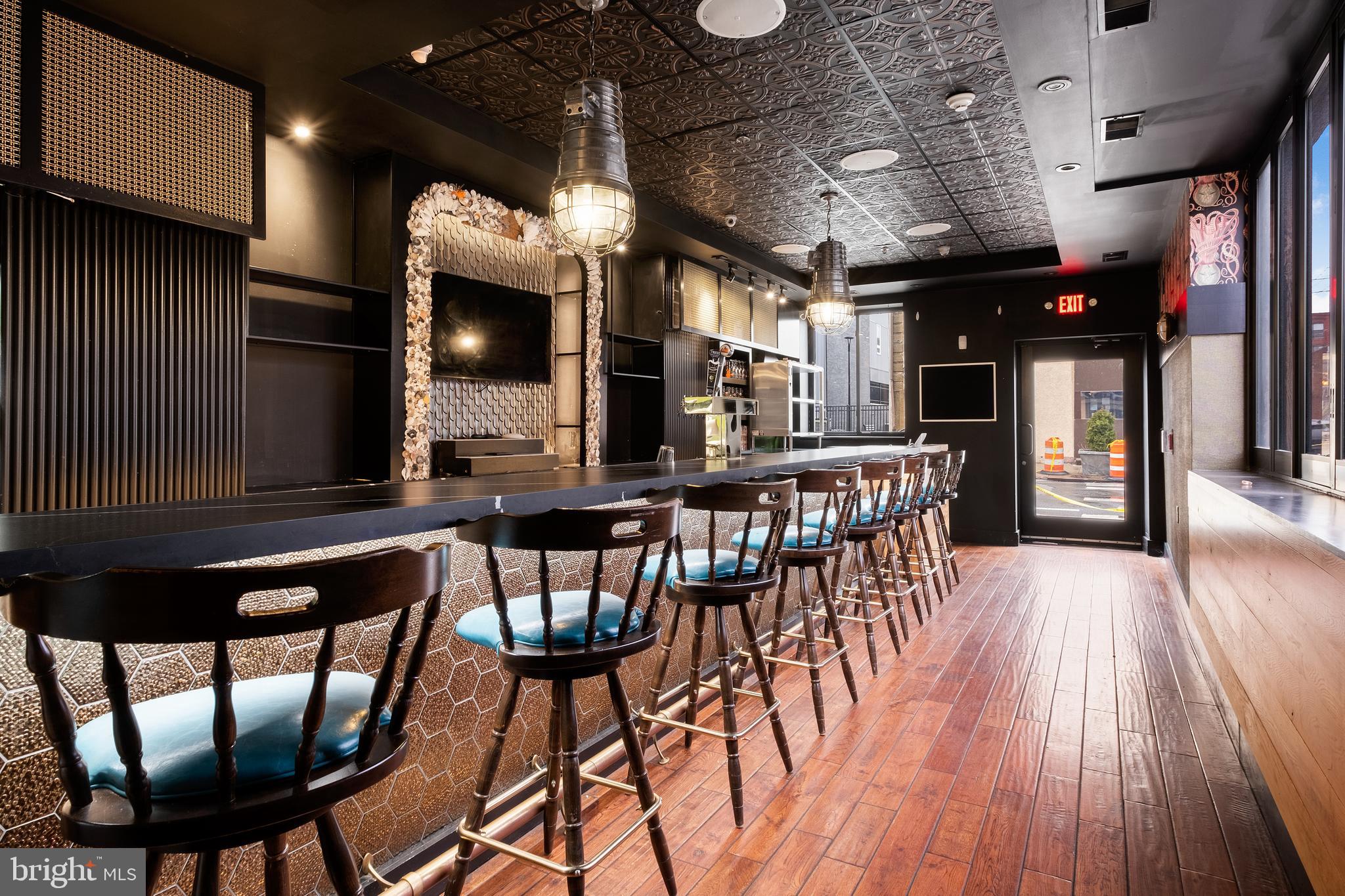 OLDE KENSINGTON - Commercial Sale