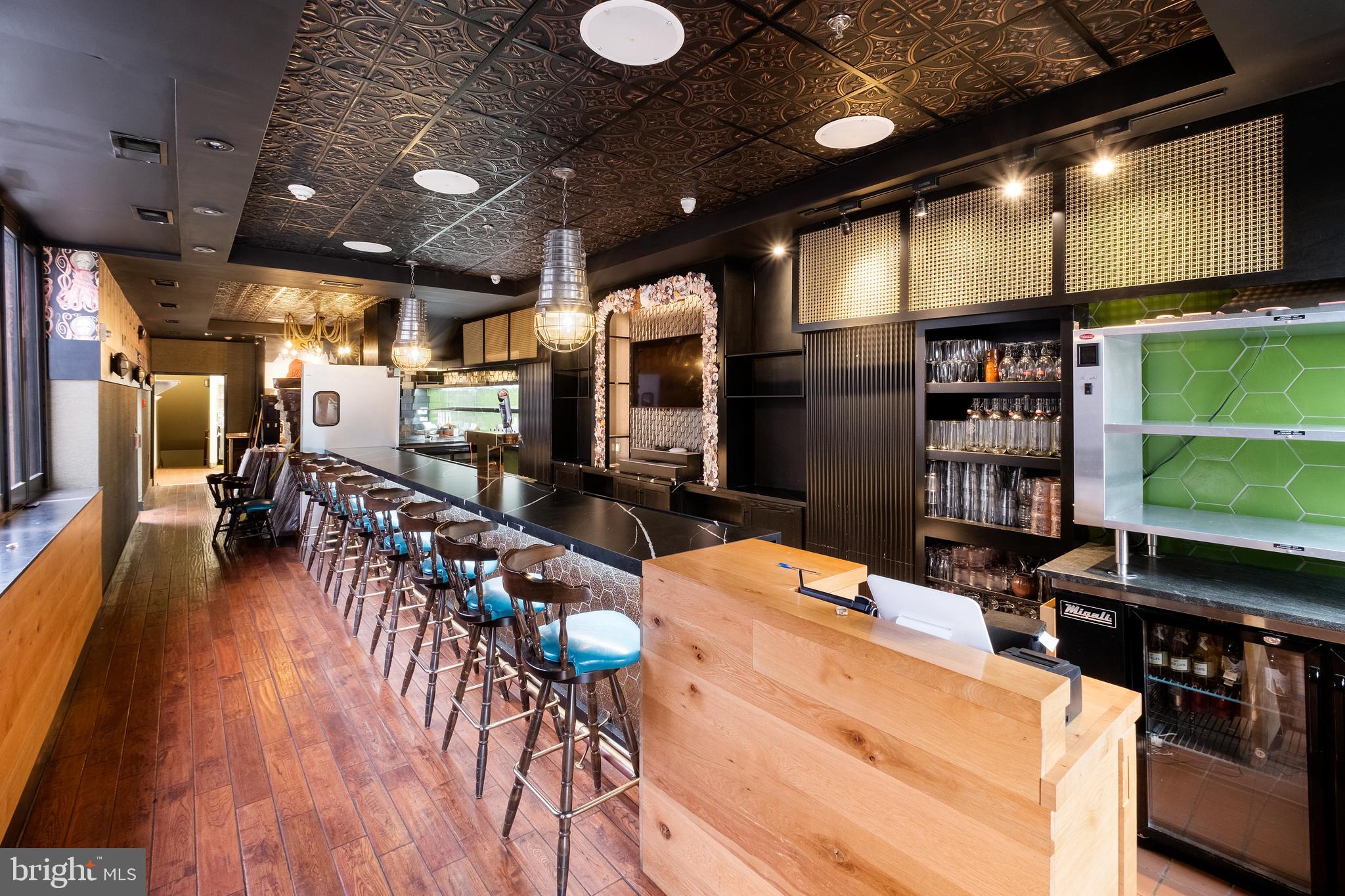 OLDE KENSINGTON - Commercial Sale