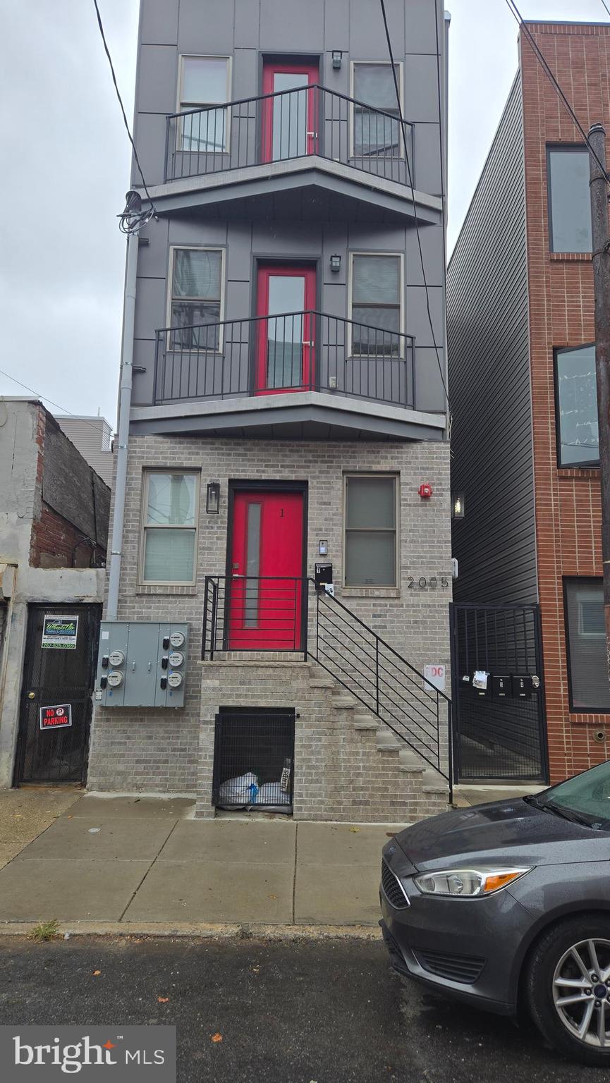 Welcome to 2005 E Susquehanna! Unit one offers a bi-level floor plan with a spacious living room, ultra modern eat in kitchen, and first floor powder room. Lower level has a large bedroom, and full ceramic tile bath. Great location! Convenient to Public Transportation, Rowhouse Coffee, WM Mulherin and Sons, Front Street Cafe, and much more.