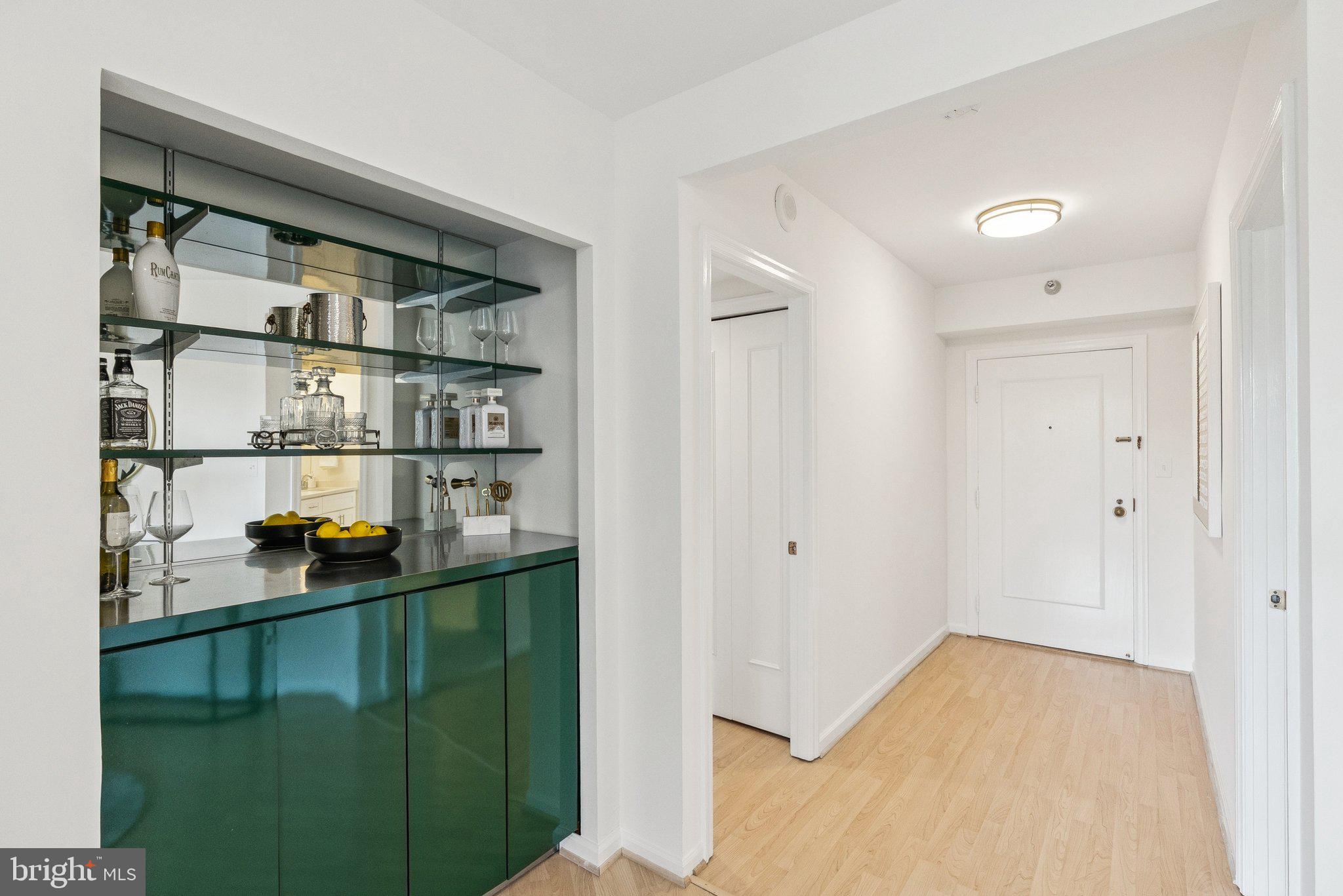 5802 NICHOLSON 2-406