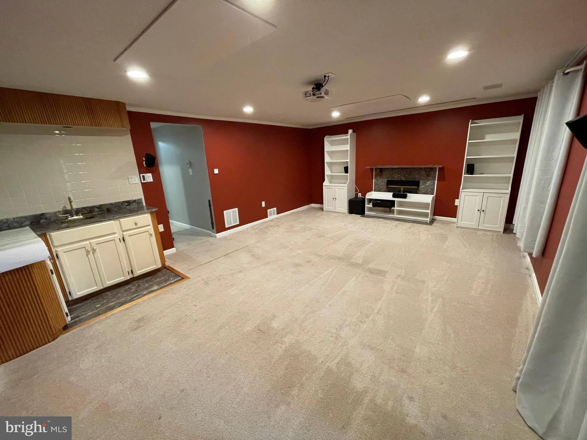 ALEXANDRIA - Residential Lease