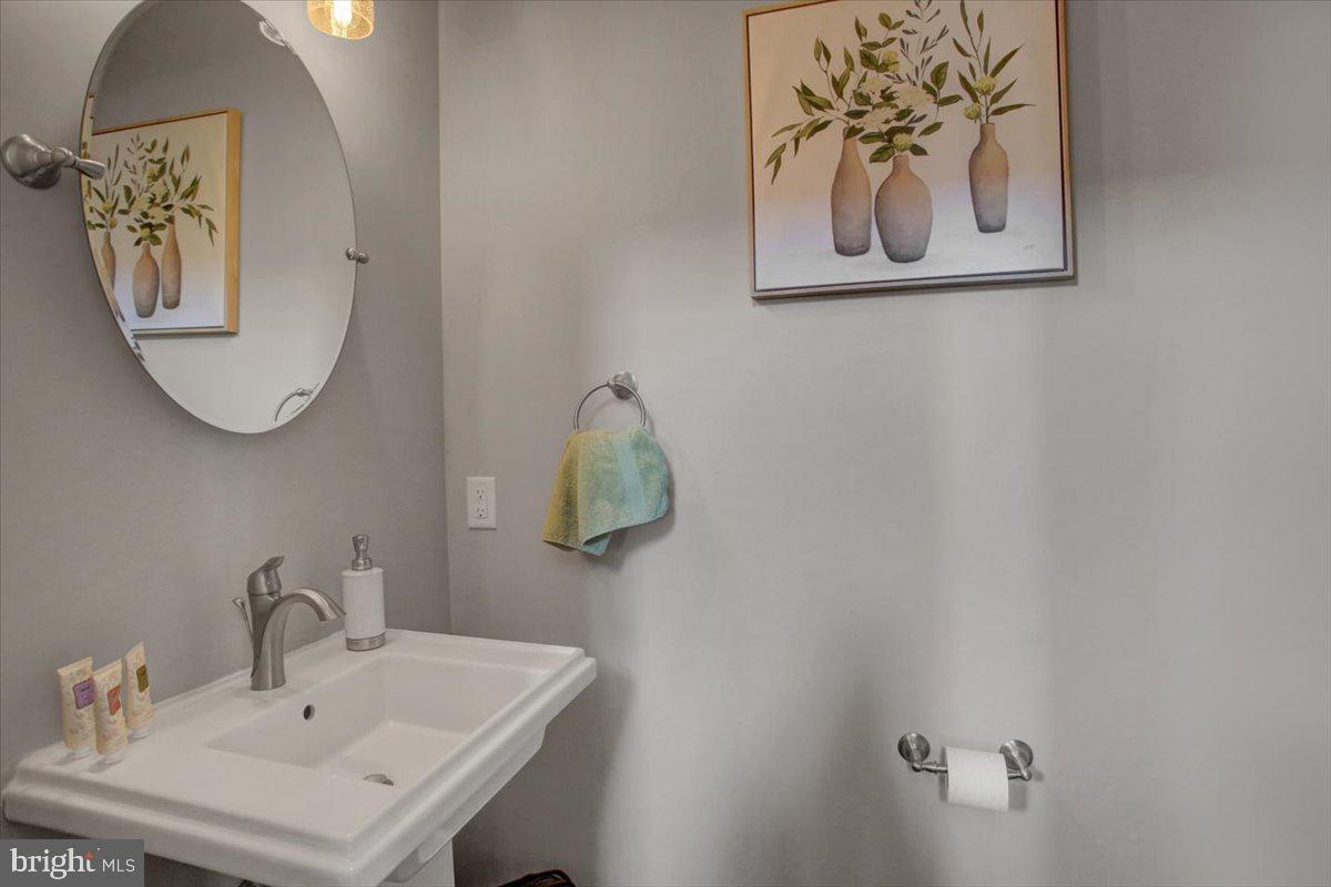 WALNUT ACRES - Residential