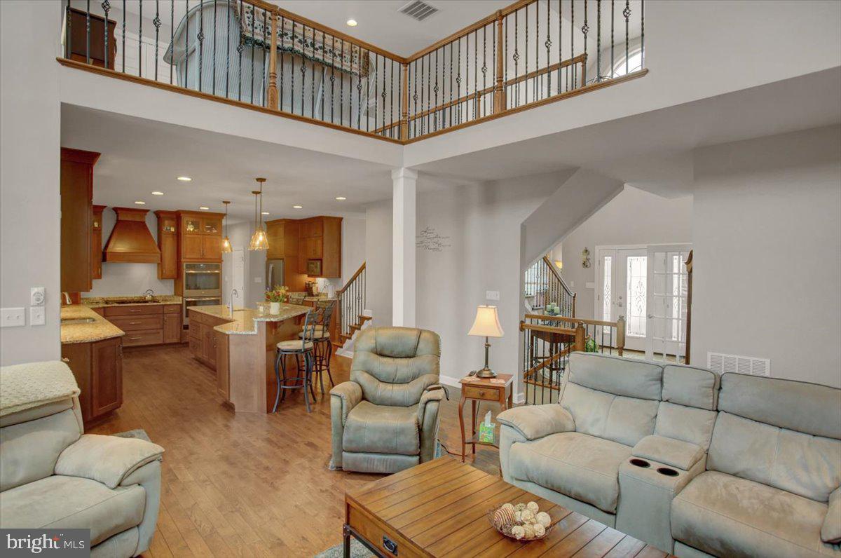 WALNUT ACRES - Residential