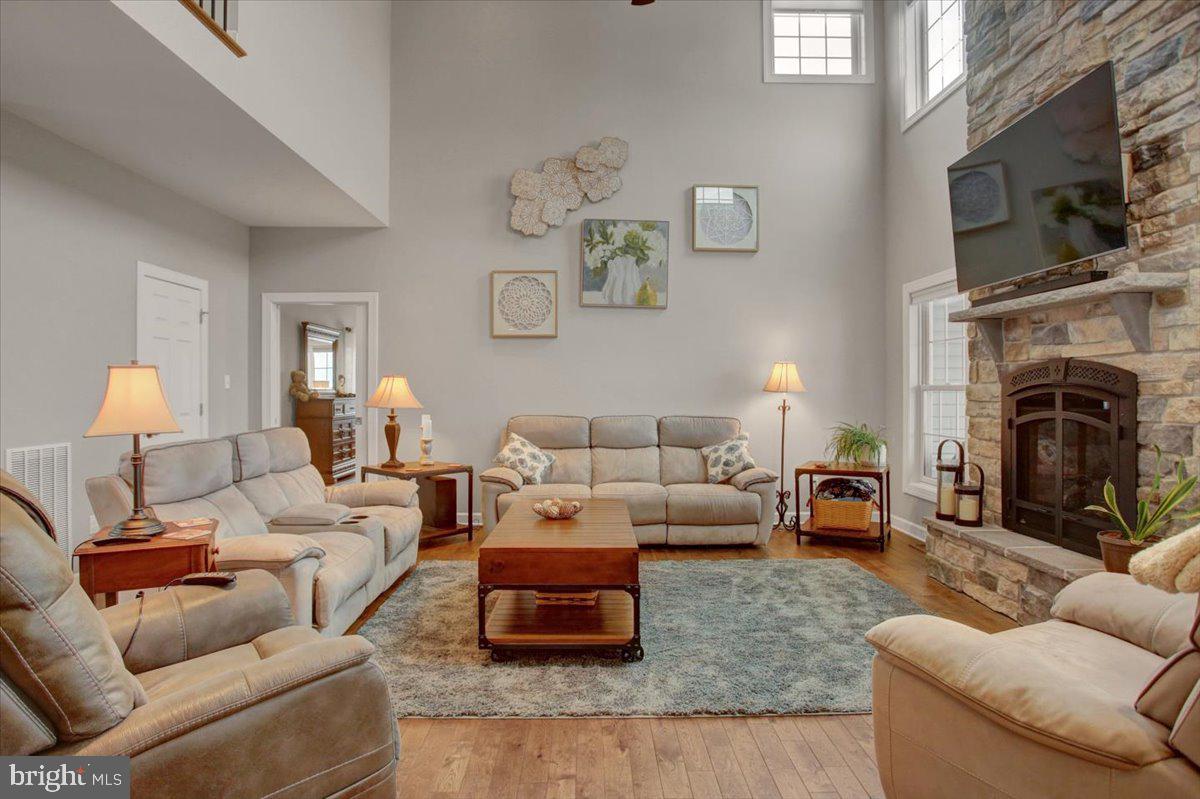 WALNUT ACRES - Residential