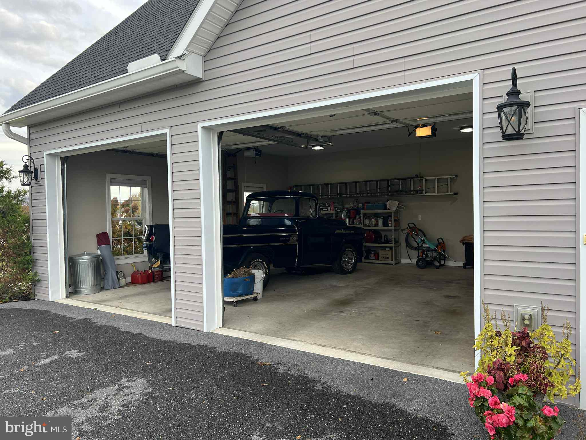 WALNUT ACRES - Residential