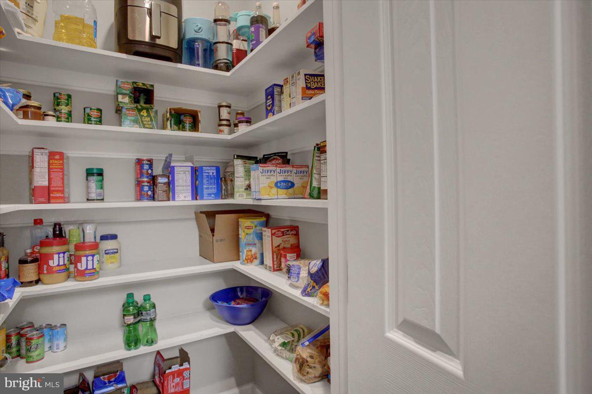 WALNUT ACRES - Residential