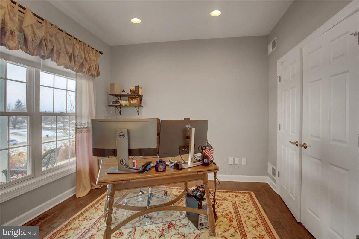 WALNUT ACRES - Residential