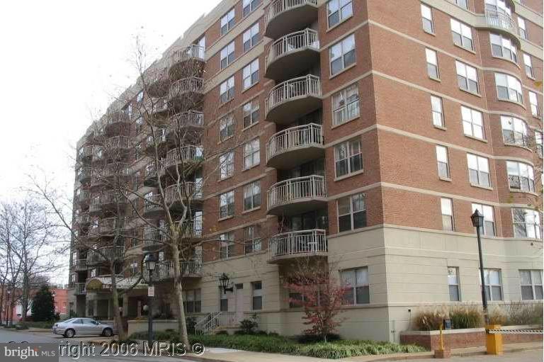 BRADDOCK PLACE - Residential Lease