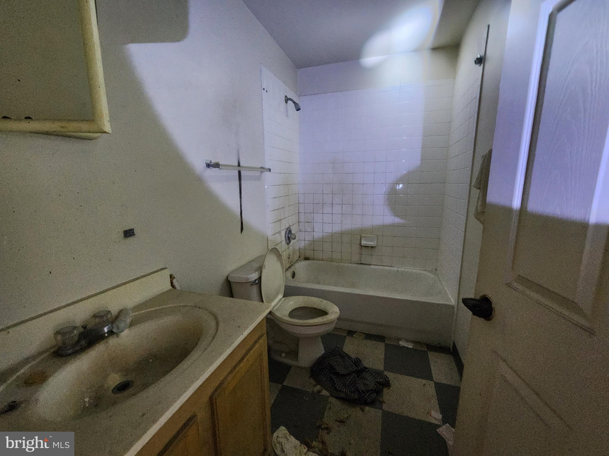 SANDTOWN-WINCHESTER - Residential