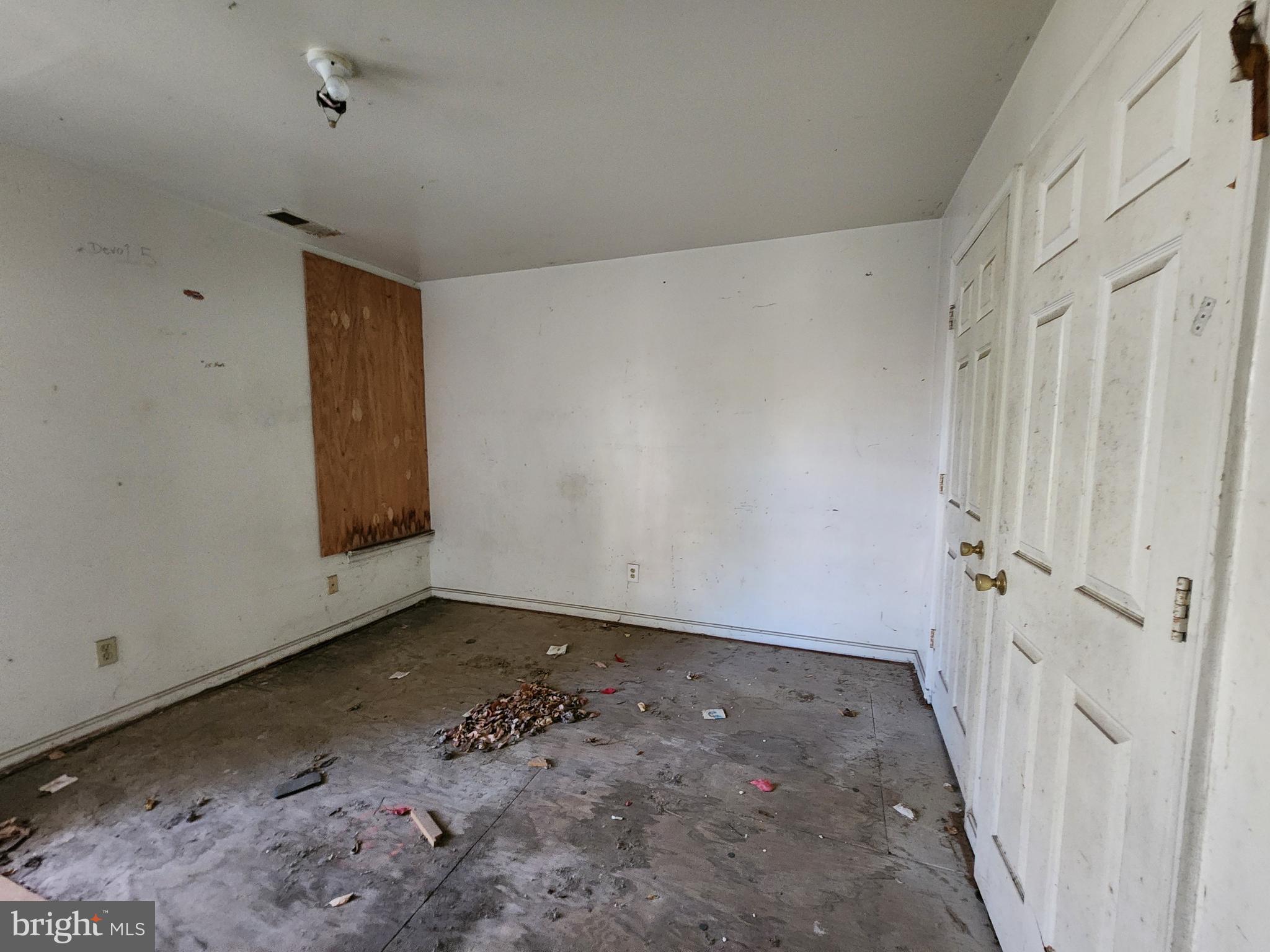 SANDTOWN-WINCHESTER - Residential