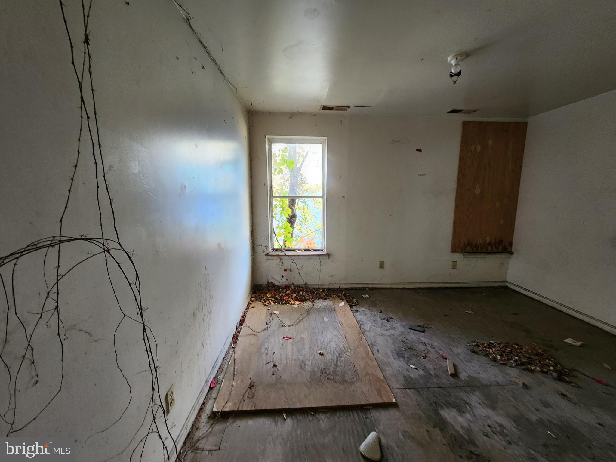 SANDTOWN-WINCHESTER - Residential