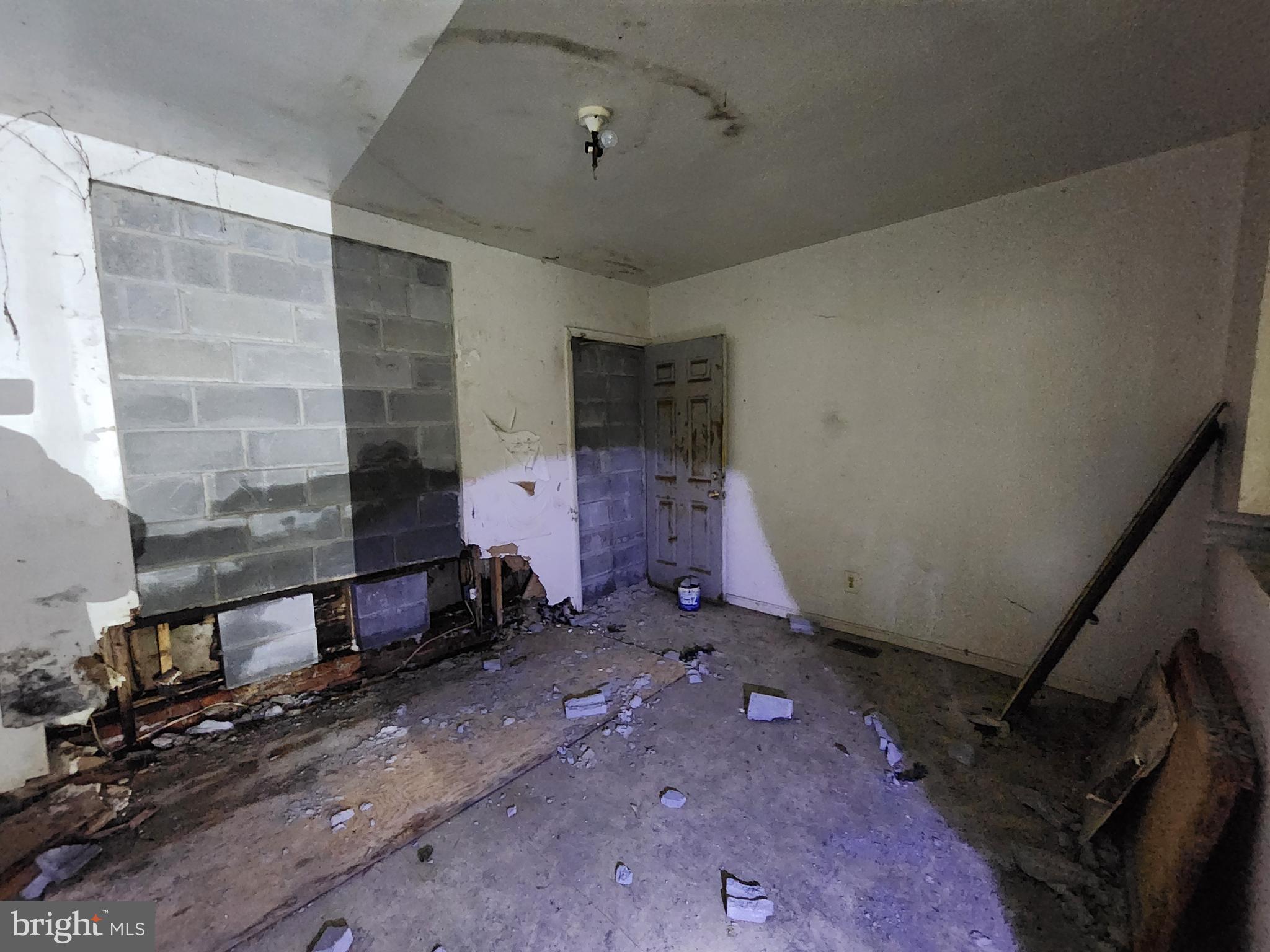 SANDTOWN-WINCHESTER - Residential