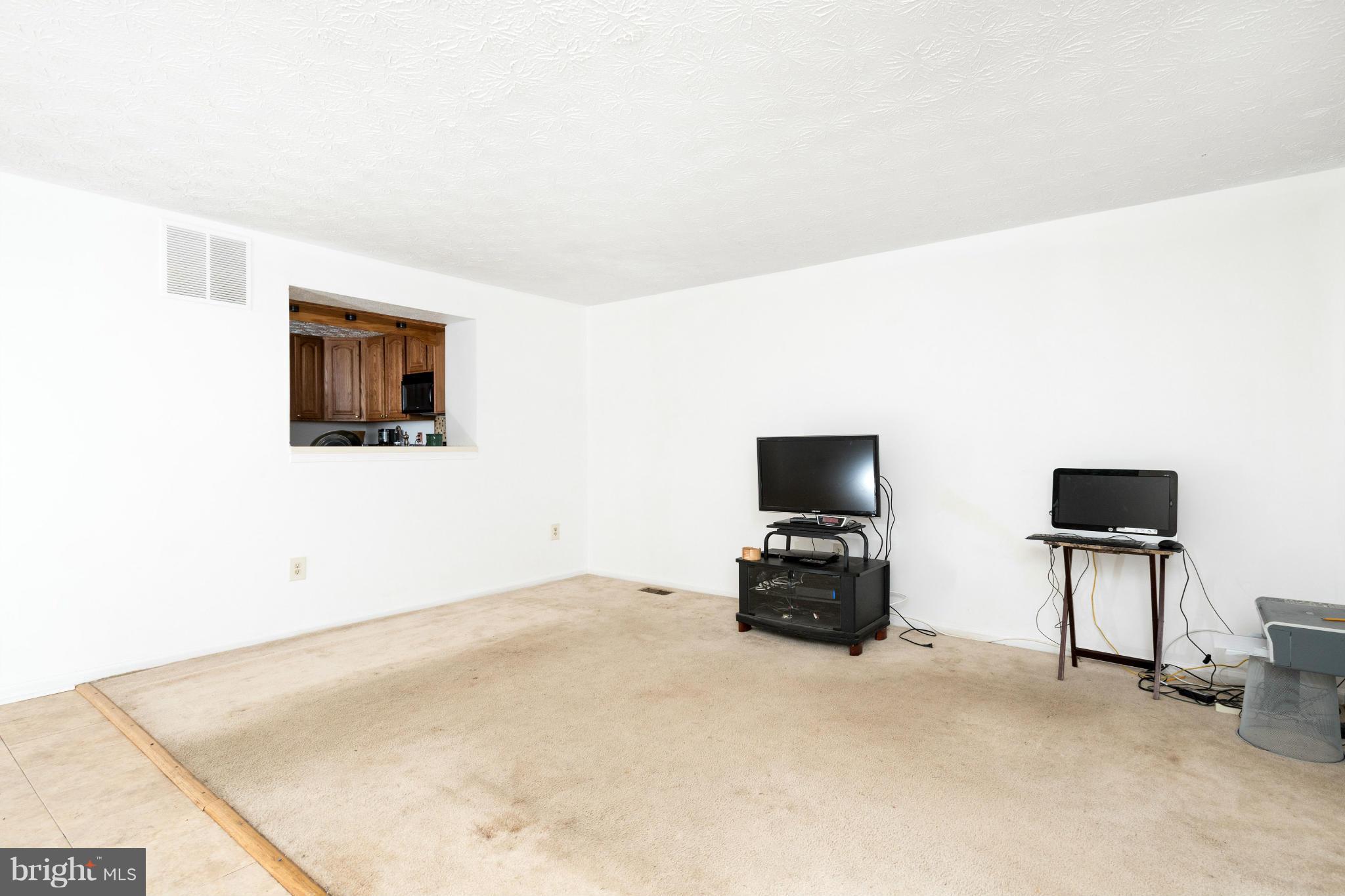 UPTON VILLAGE NORTH - Residential