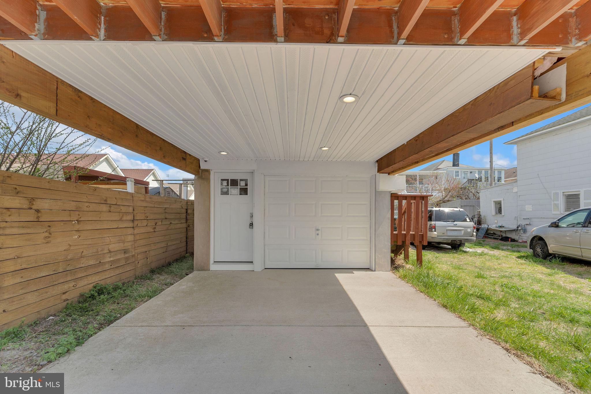 131 N CONGRESS AVENUE