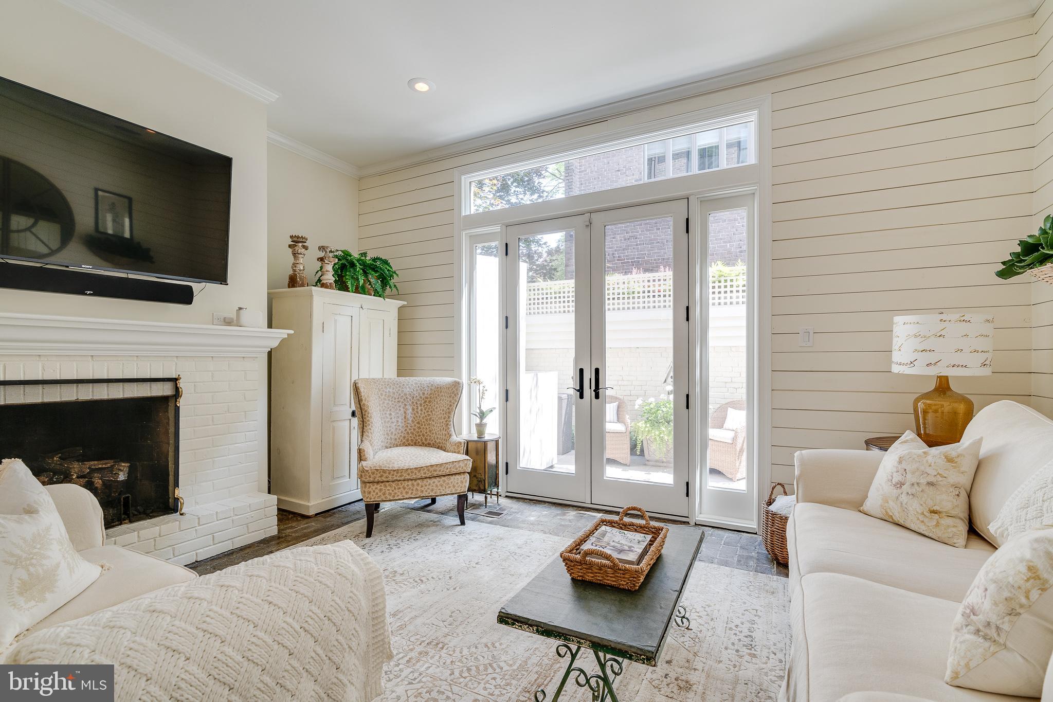 SOCIETY HILL - Residential