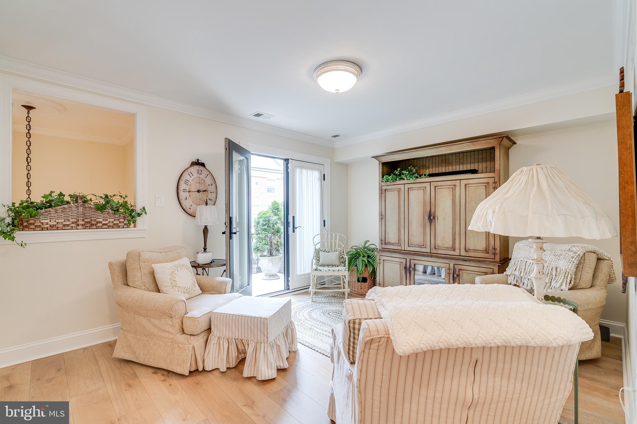 SOCIETY HILL - Residential