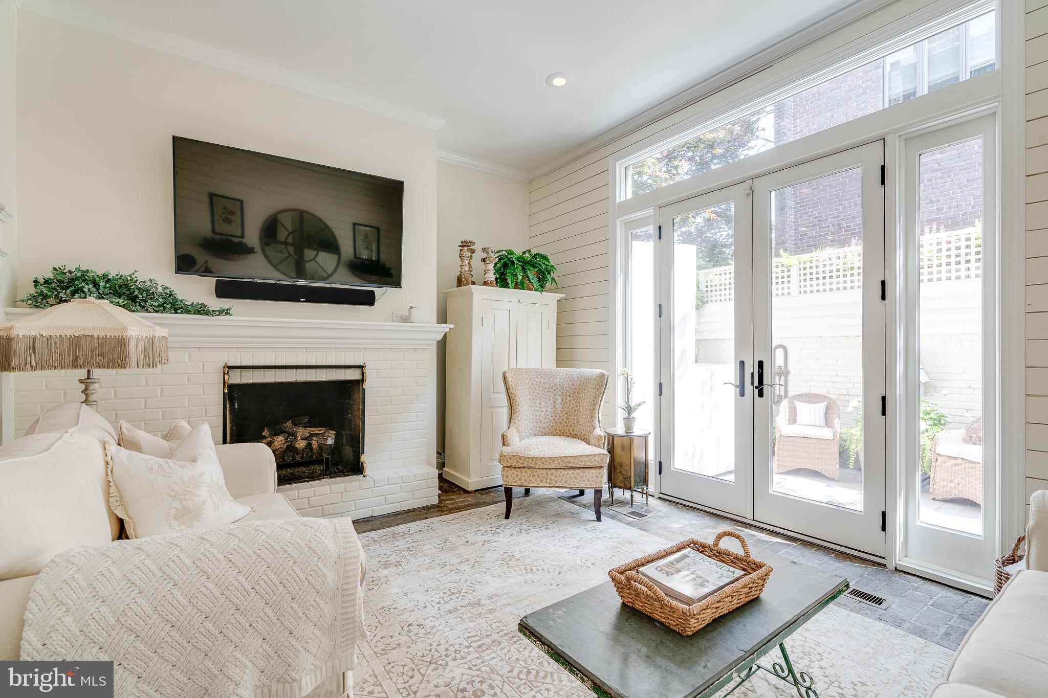 SOCIETY HILL - Residential