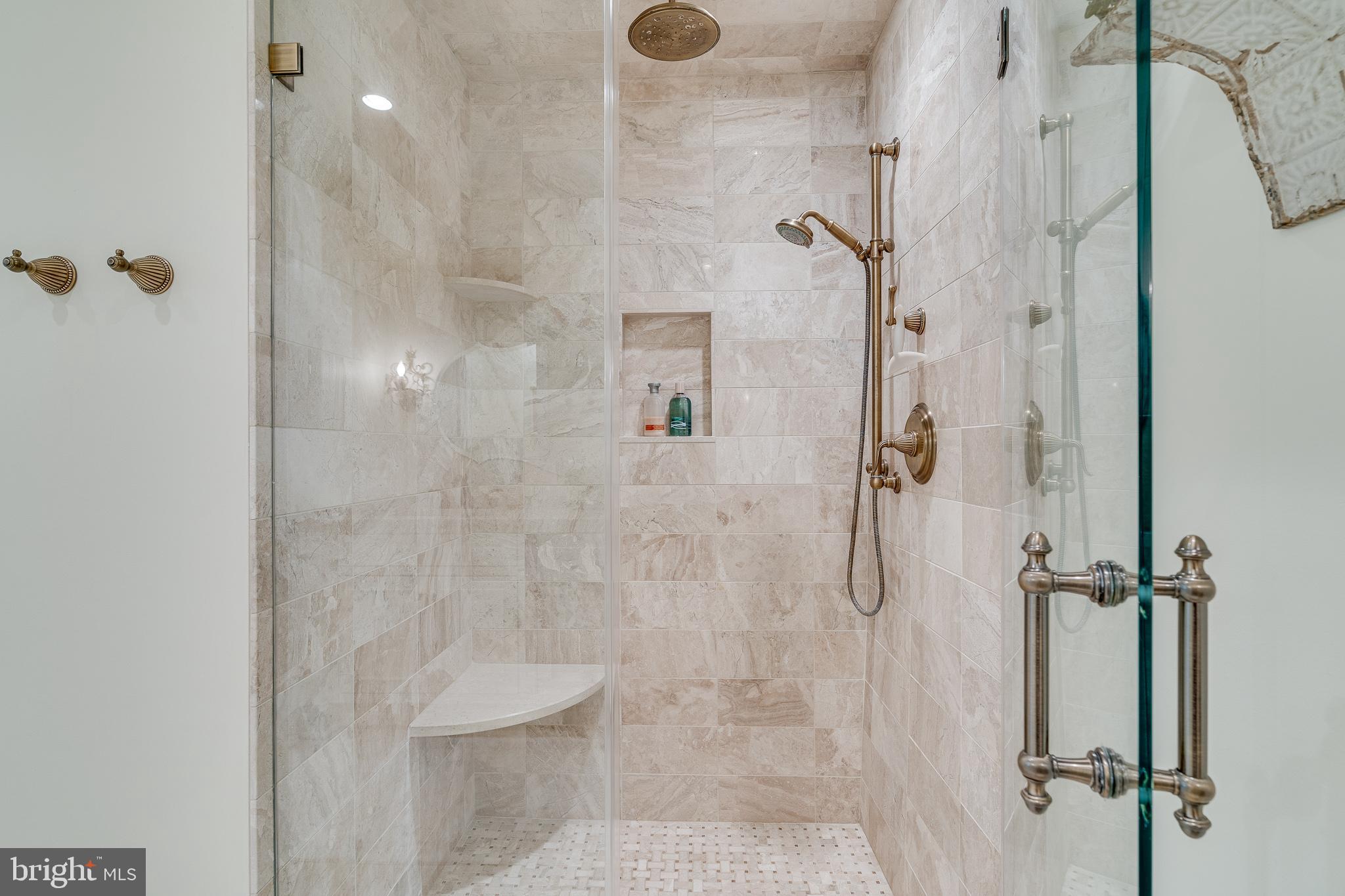 SOCIETY HILL - Residential