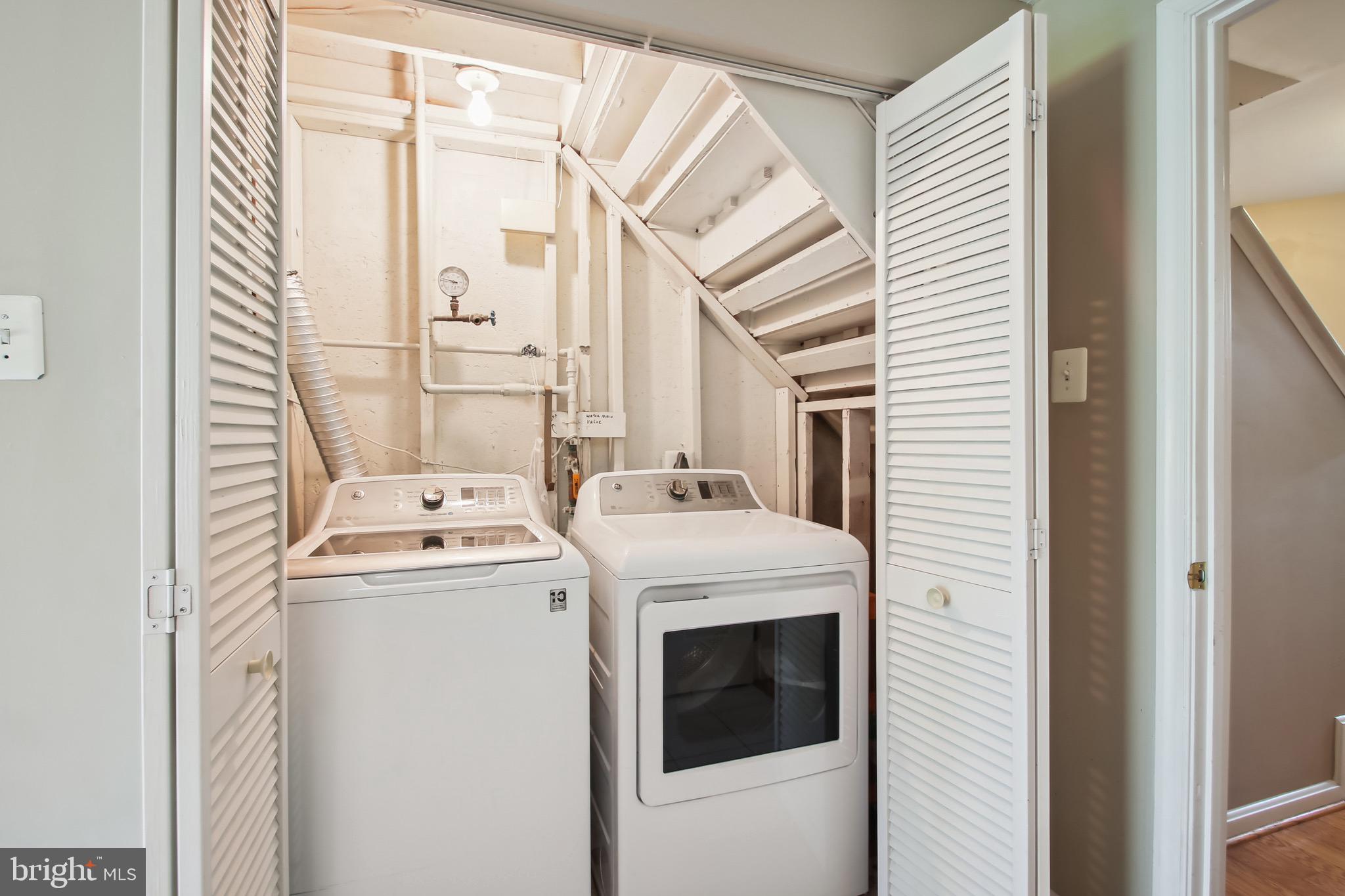 FARMINGTON VILLAGE - Residential