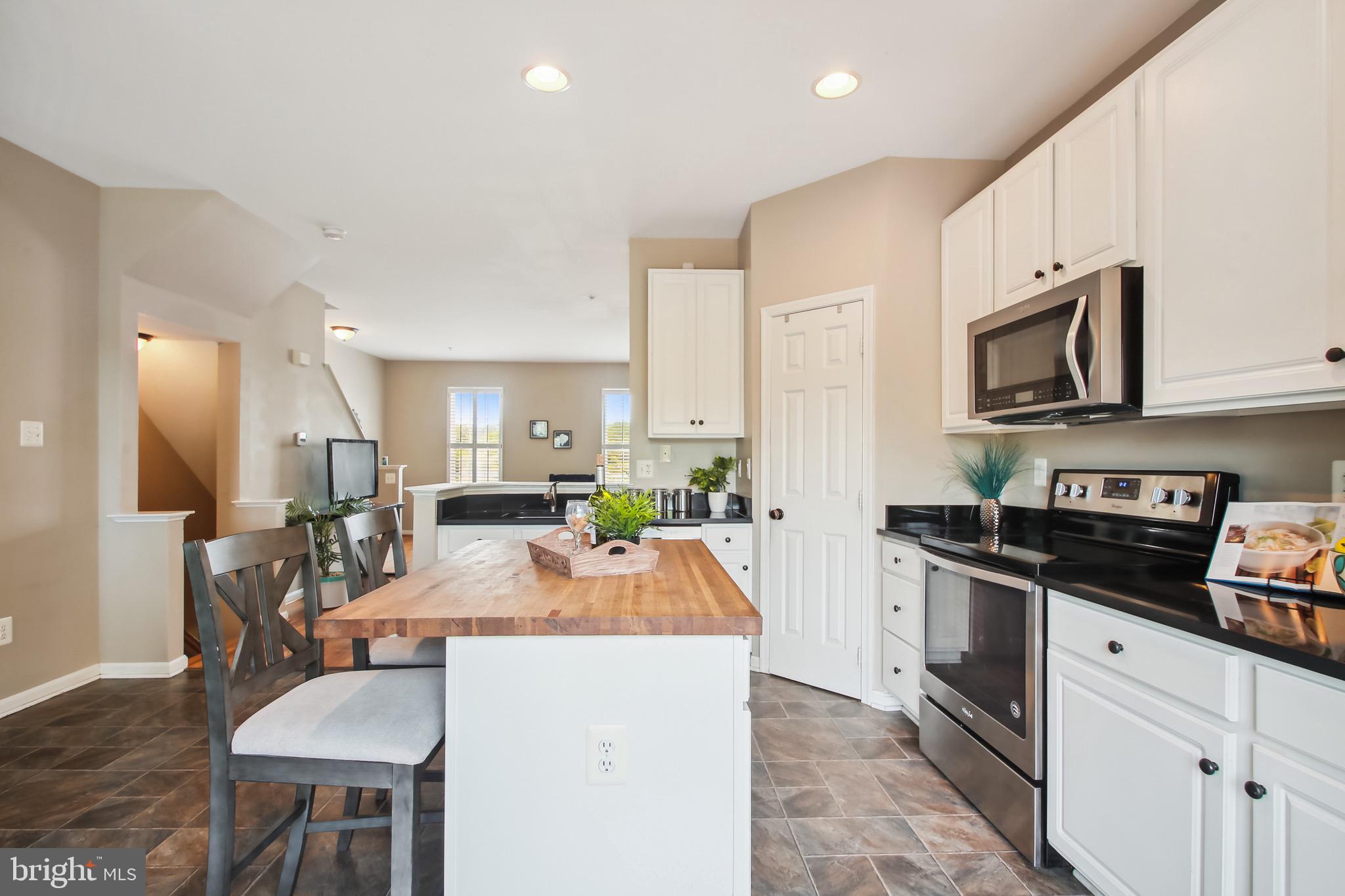 FARMINGTON VILLAGE - Residential